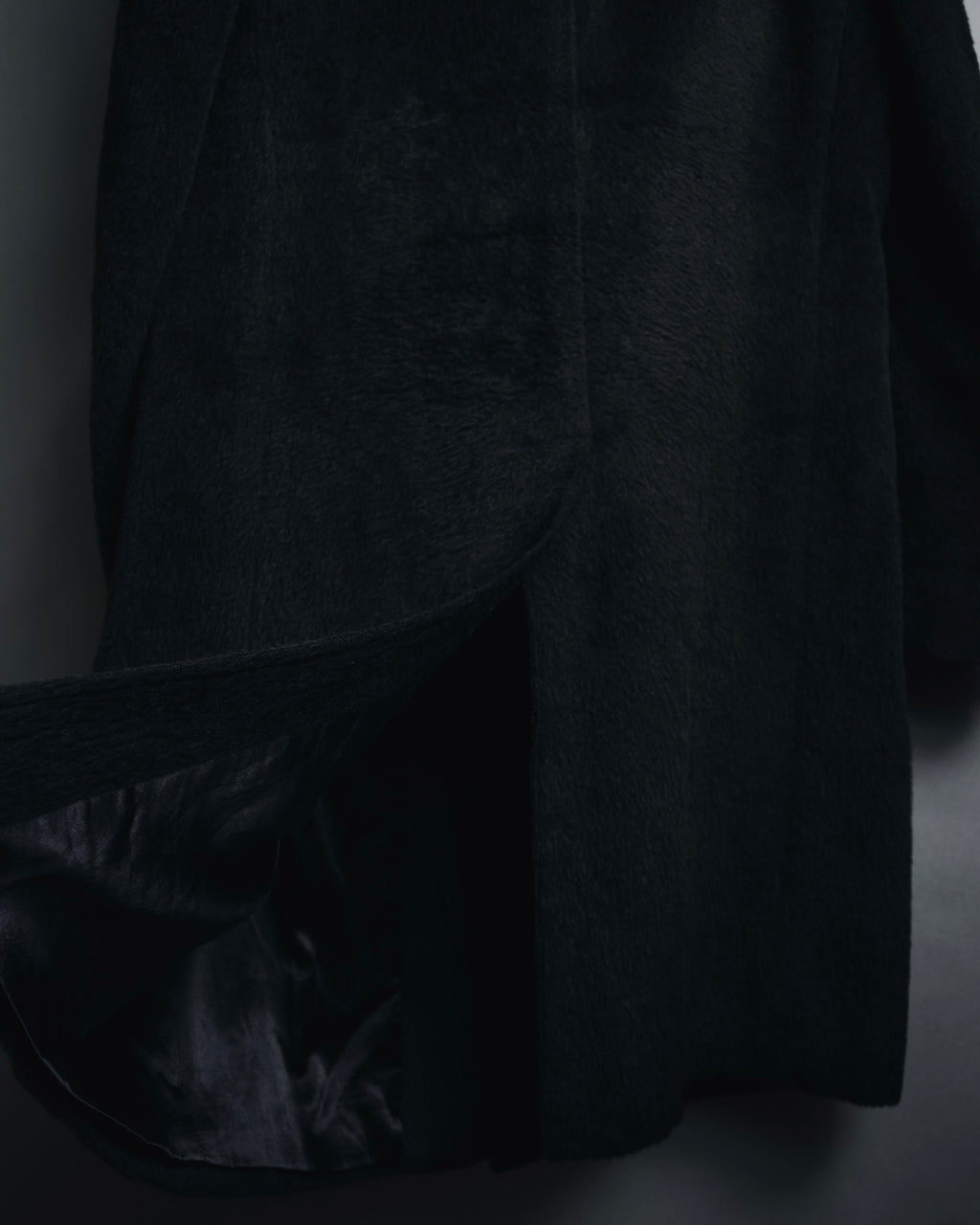 –SPECIAL– "GUCCI" 09-12’s Classically tailored llama-blend Chesterfield coat