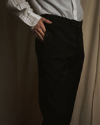 迪奥男士克里斯·范·阿谢设计的缎面领结礼服套装