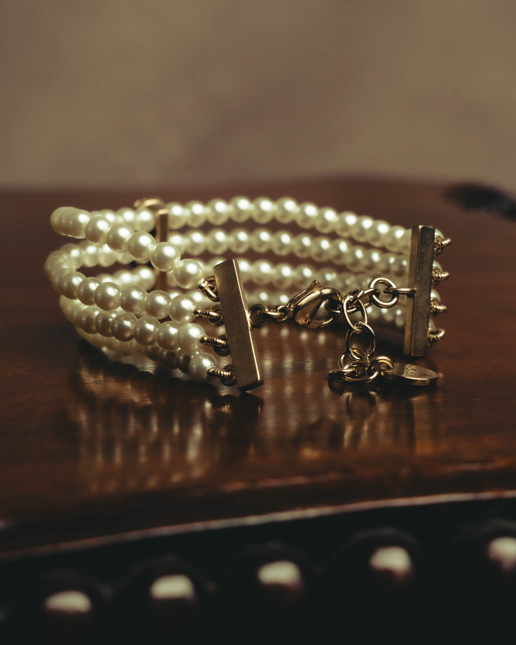 –SPECIAL– “Christian Dior” 2018-2025 Four-strand faux pearl bracelet with sculptural oval accents