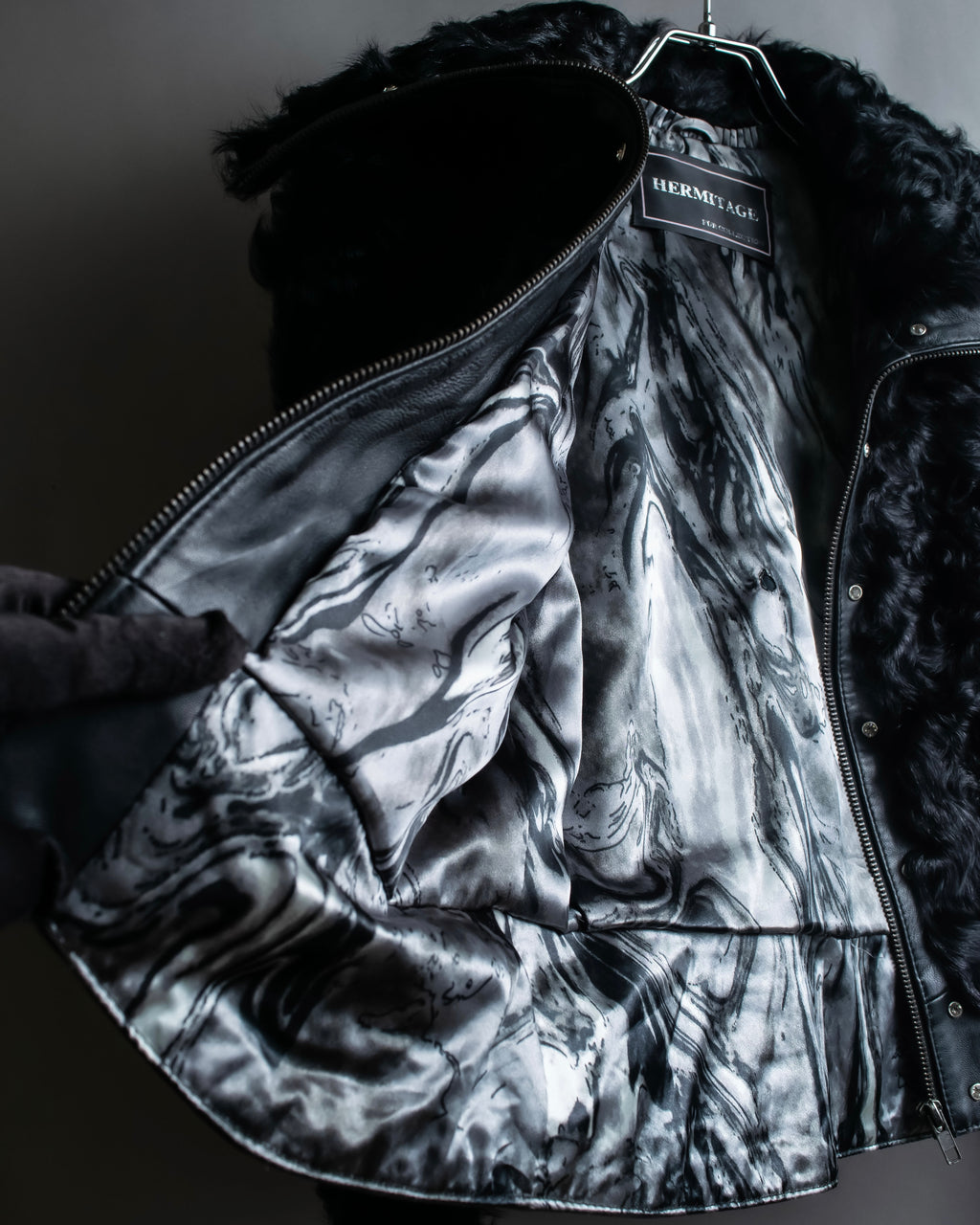 "HERMITAGE" Box silhouette double zipper fur blouson