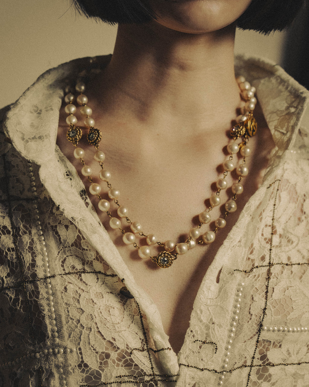 -SPECIAL- "CHANEL" 90's Pearl and crystal embellished long necklace