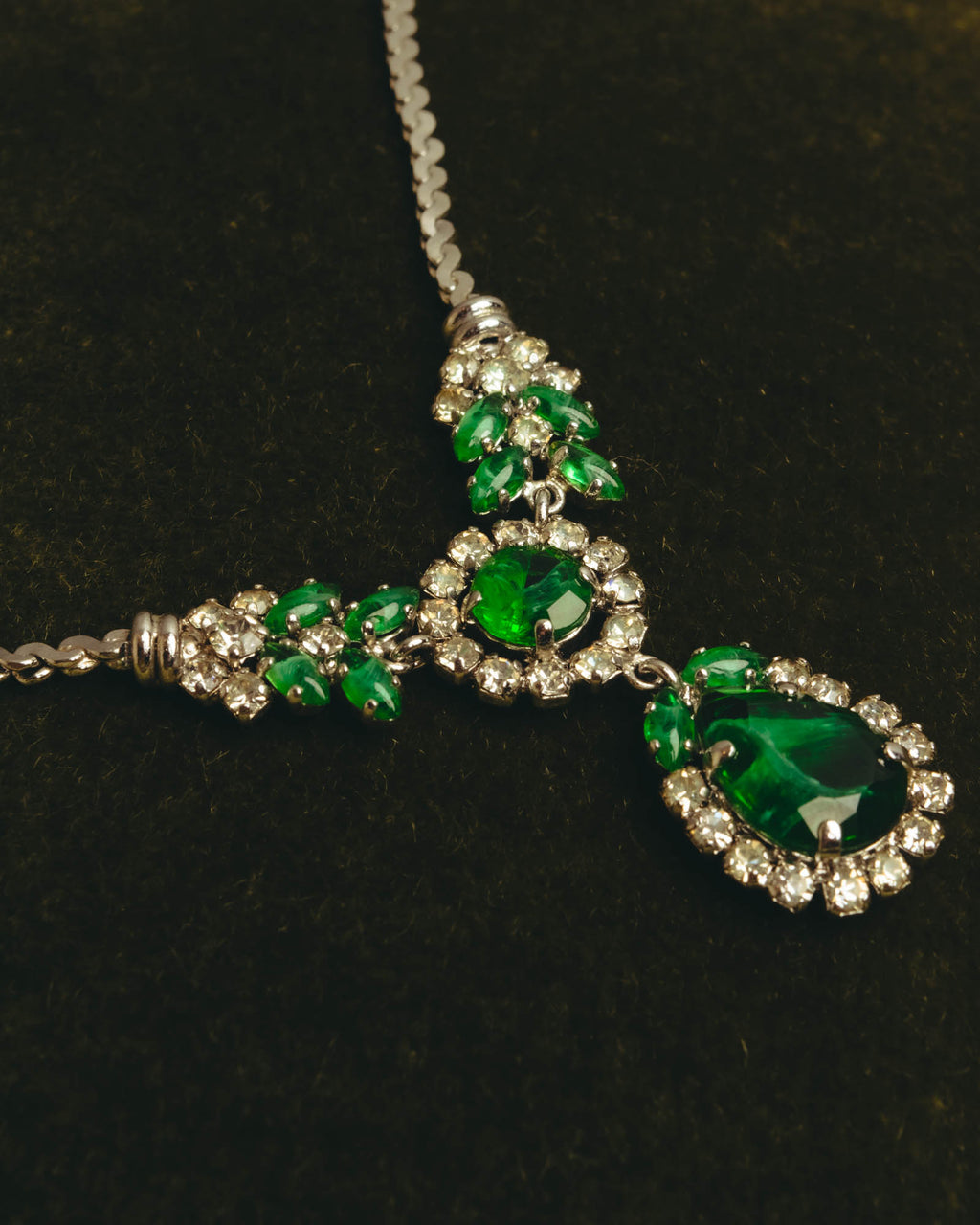 "Christian Dior" 80's-90's Emerald green pendant necklace