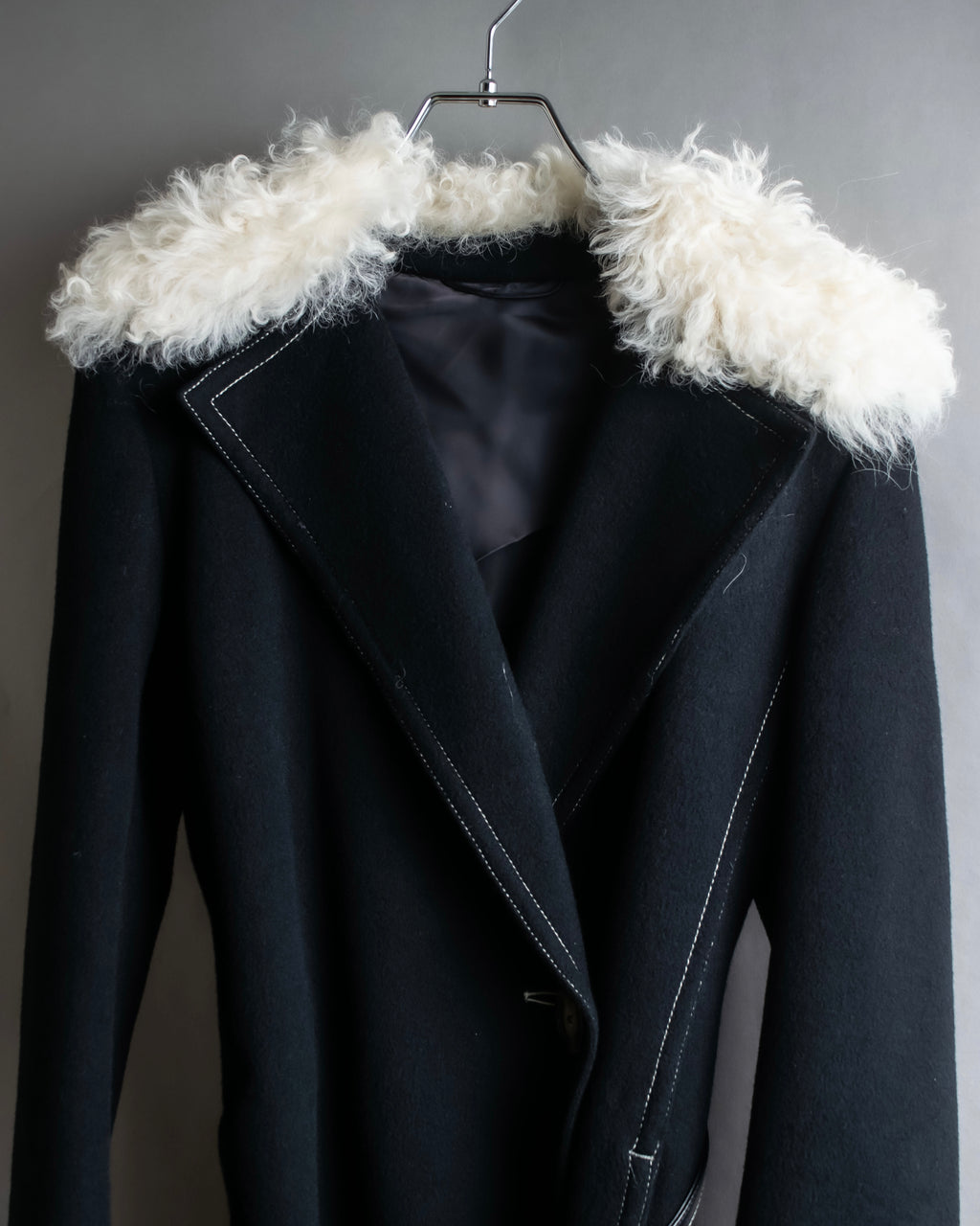"HELMUT LANG" Fur collar belted long coat