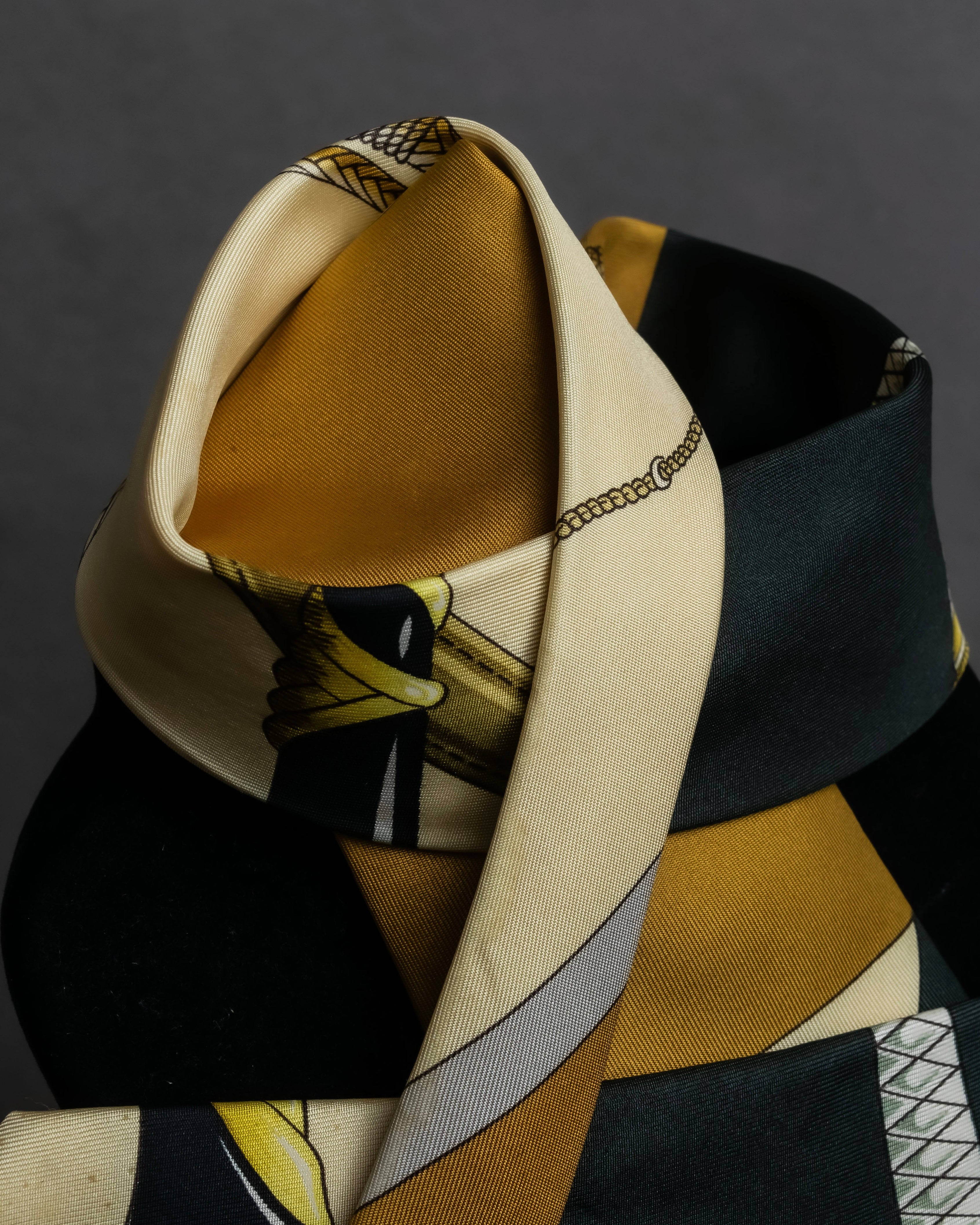 "HERMES" Horse harness motif silk neck tie