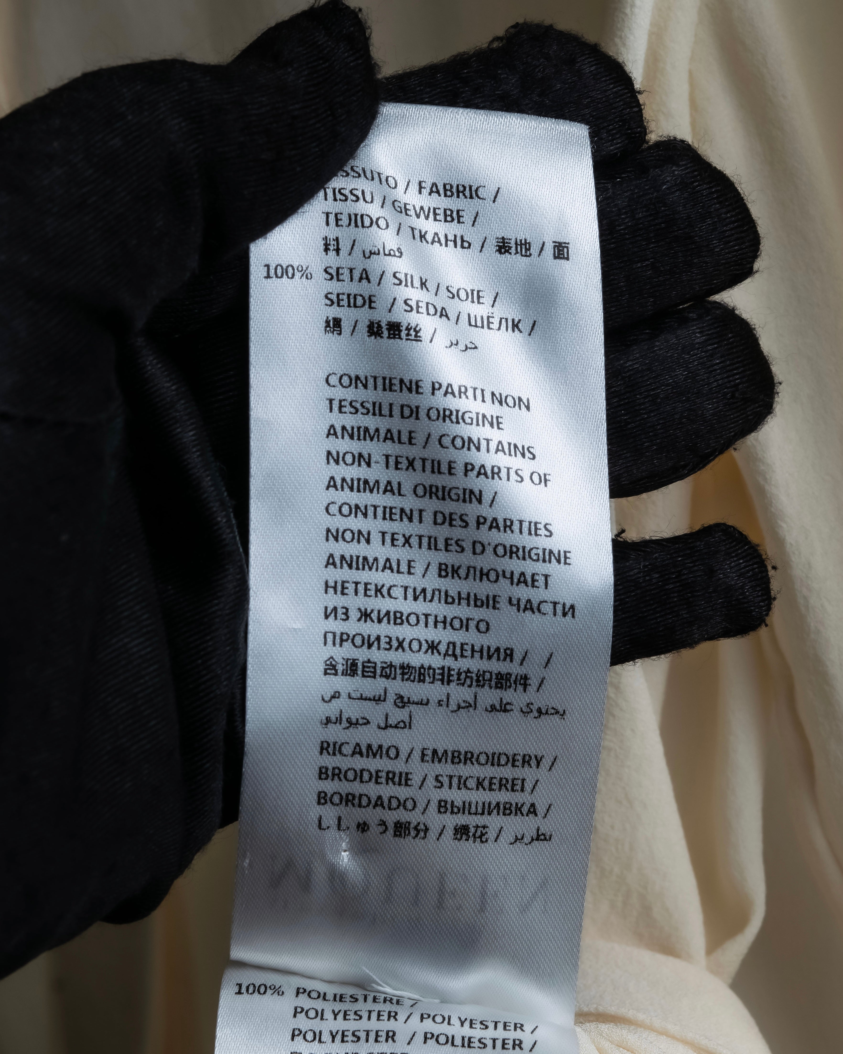 Camisa de seda con bordado en forma de logotipo "Alexandar McQueen" sin cuello