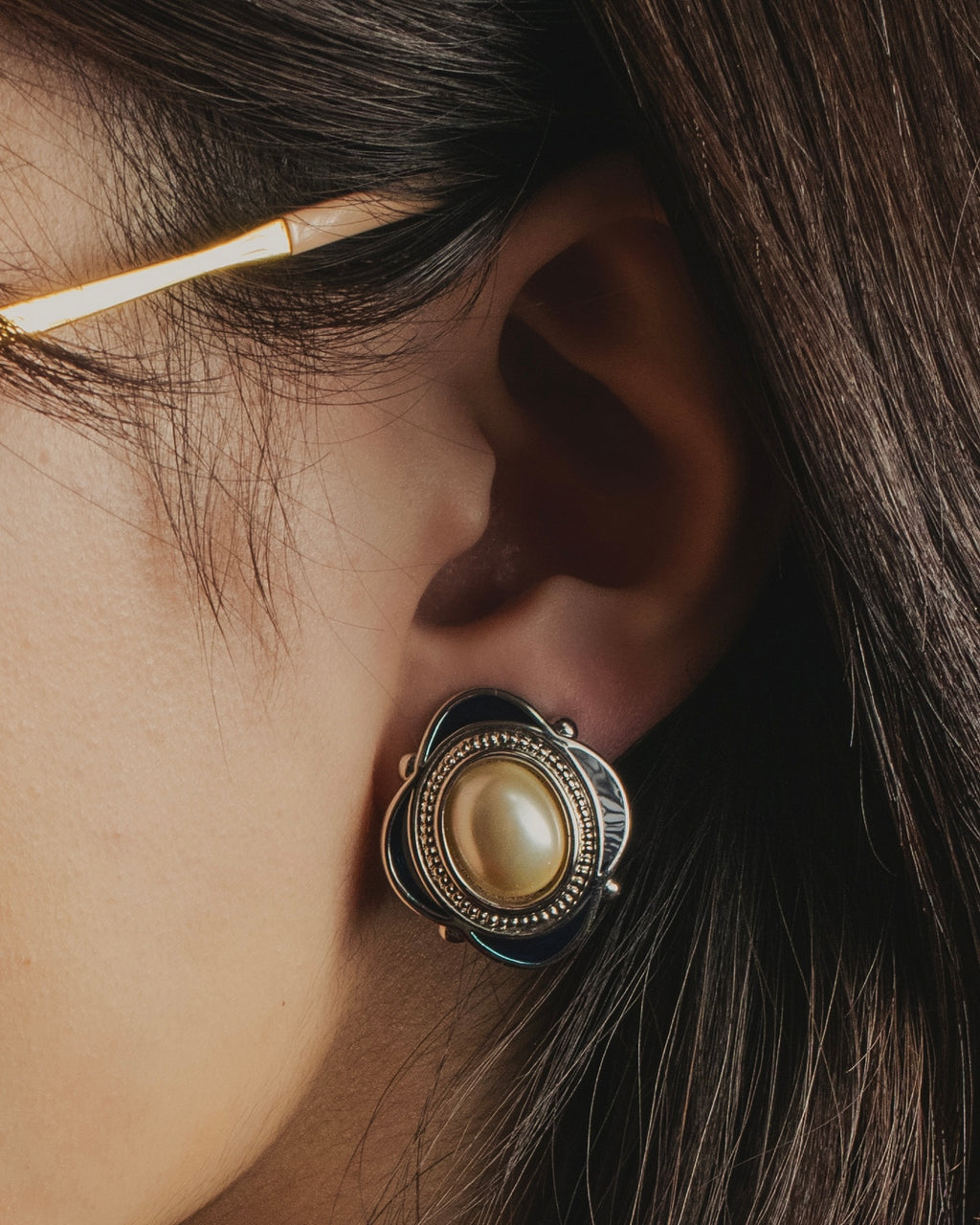 Pendientes de clip con cabujón de perlas de los años 80 y 90 de Burberrys