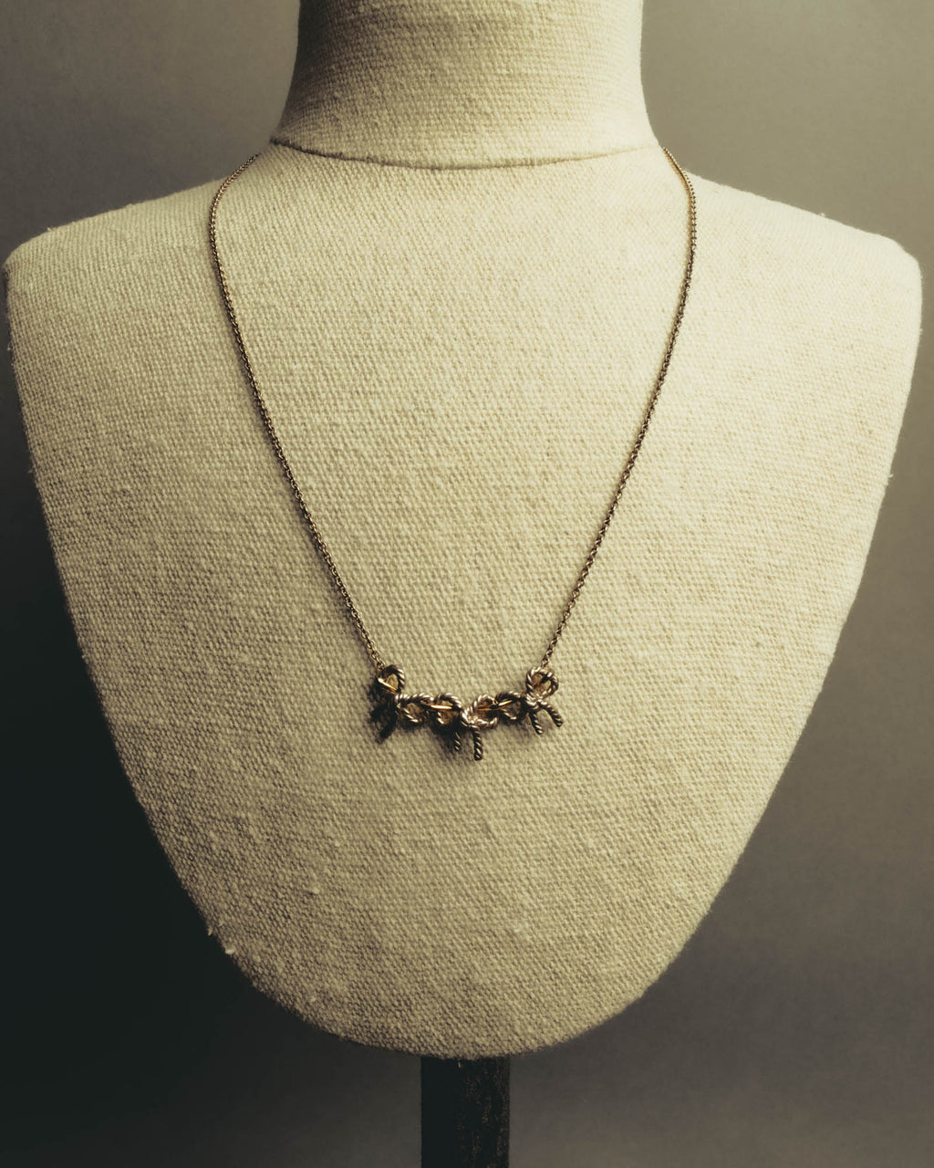 "Tiffany & Co." 80's-90's Sculptural triple bow necklace