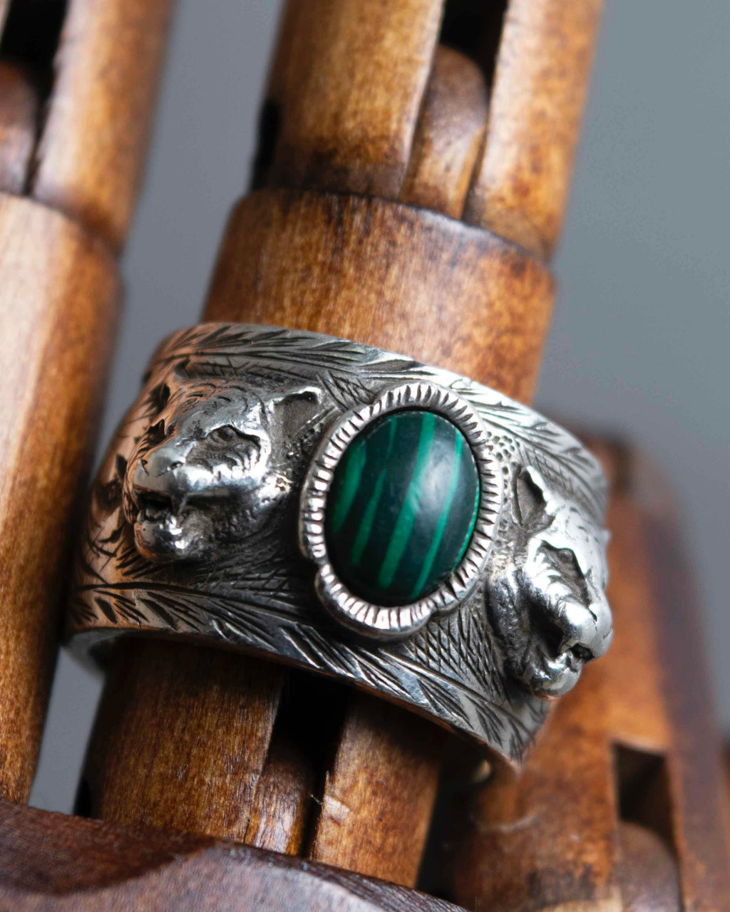 "GUCCI" Double tiger head motif silver ring