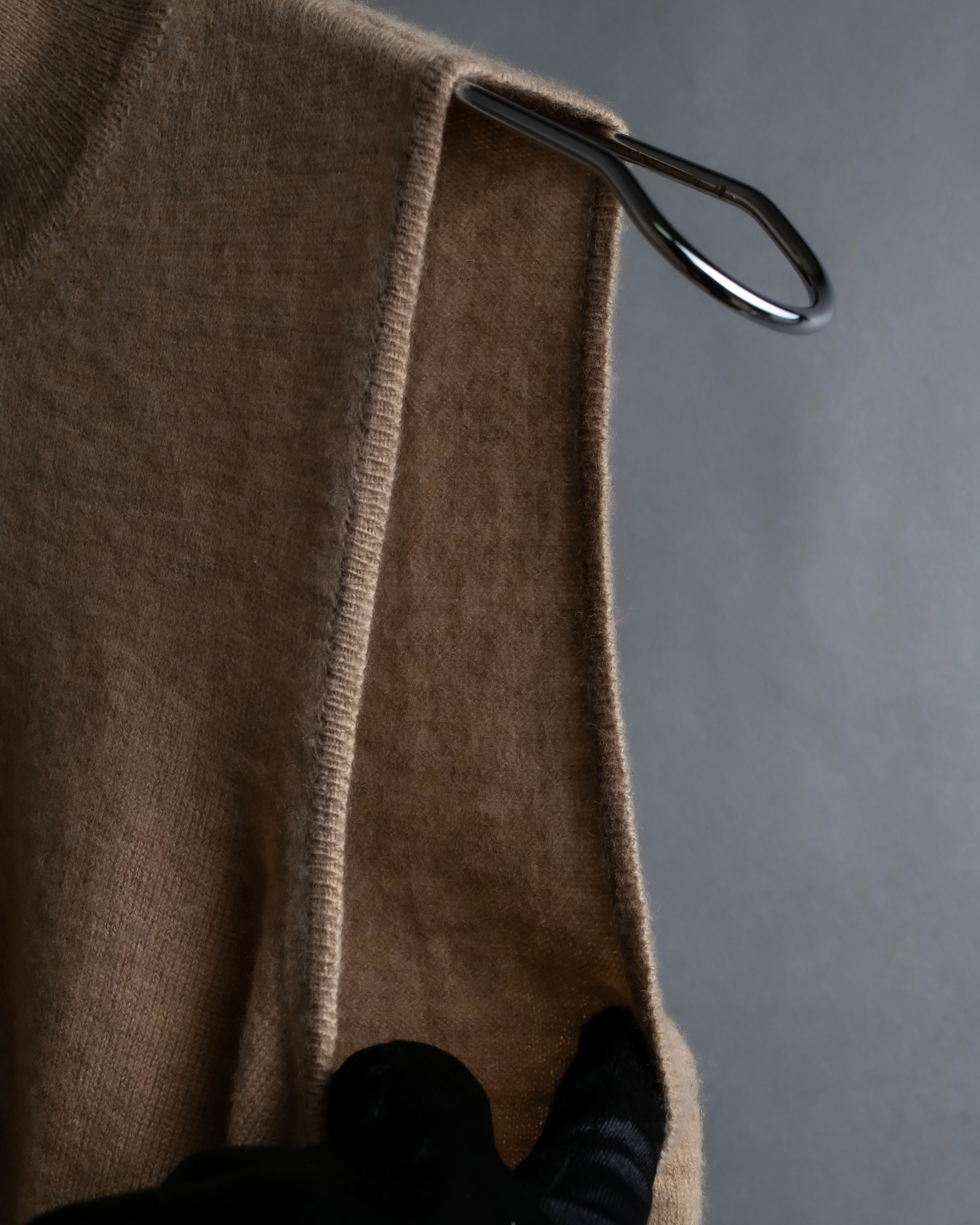 "MAISON MARGIELA" Beige color turtleneck sleeveless wool knit