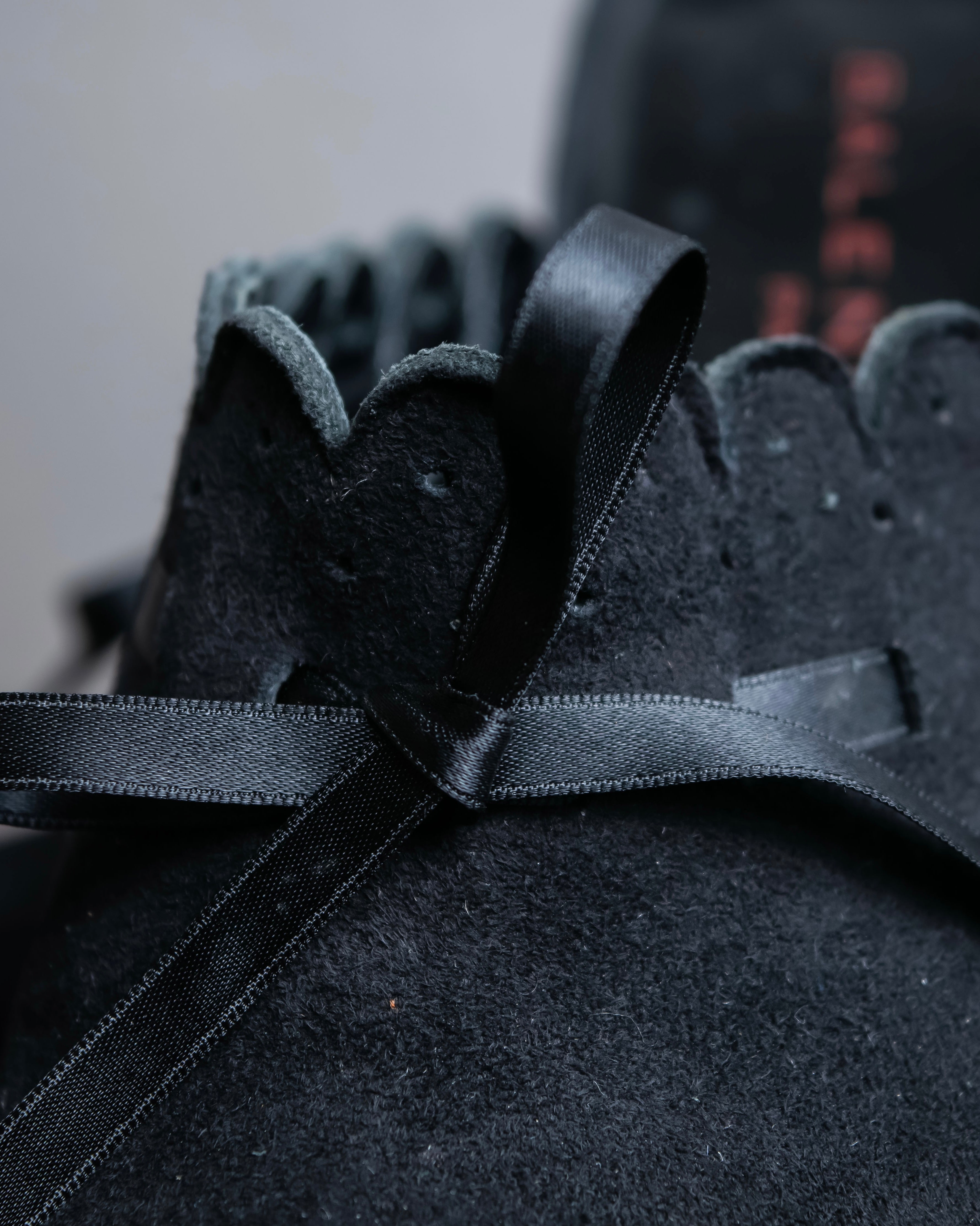 "BALENCIAGA" Ribbon design suede heel mules