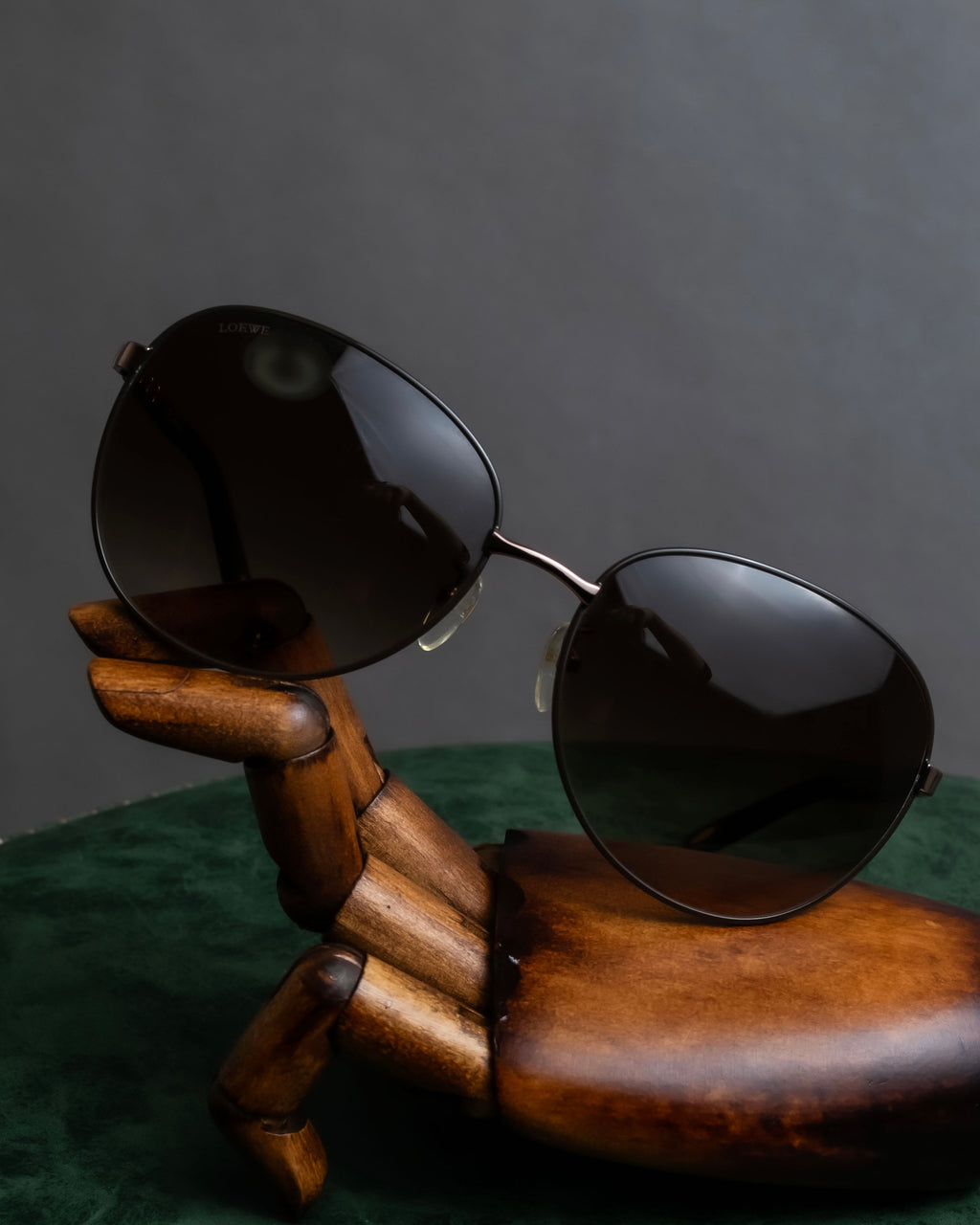 "LOEWE" Temple chain detail teardrop frame sunglasses