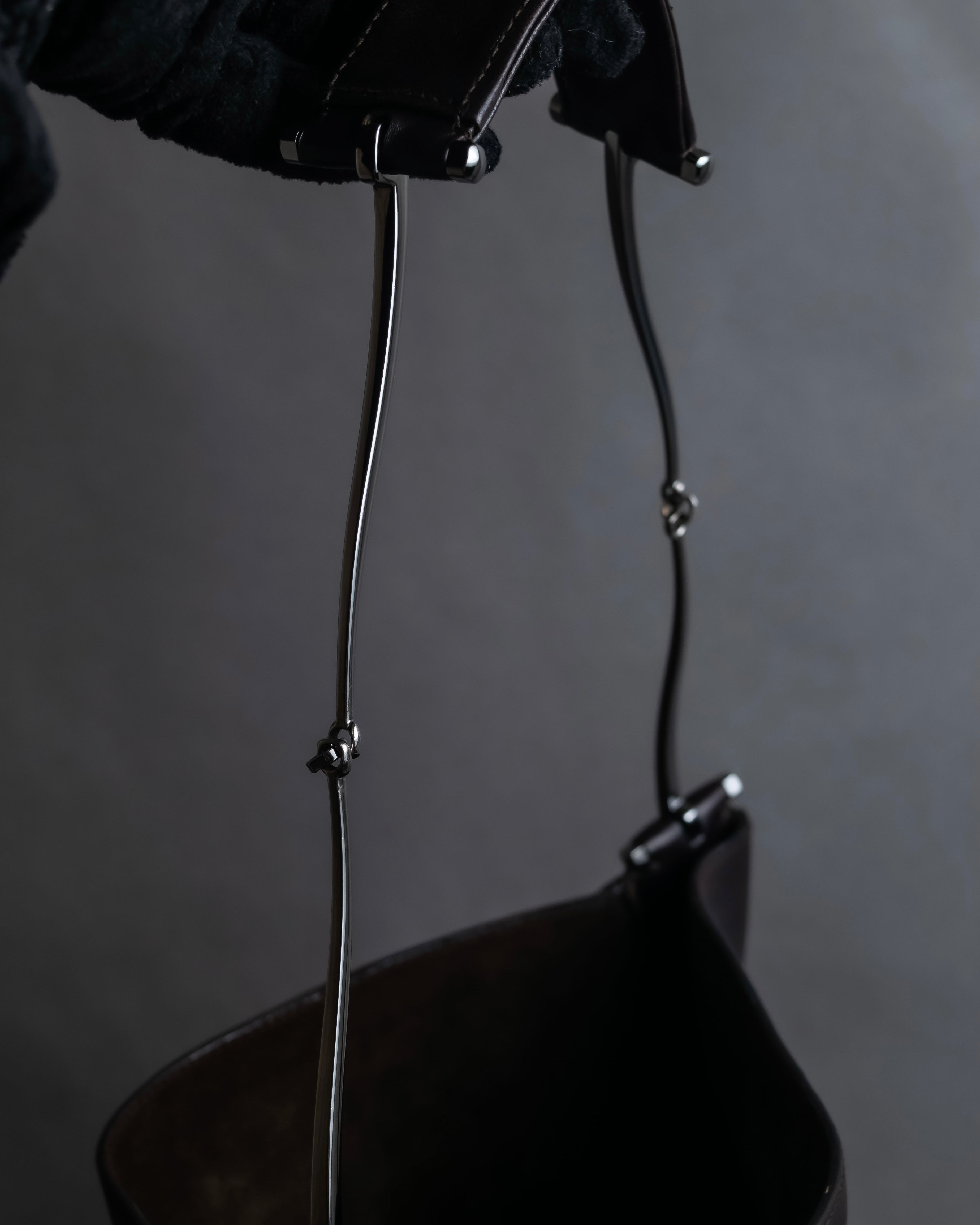 "GUCCI" Metal handle detail brown leather bag