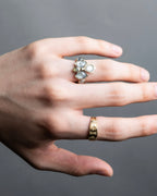 "CHANEL" Mysterious details stone ring