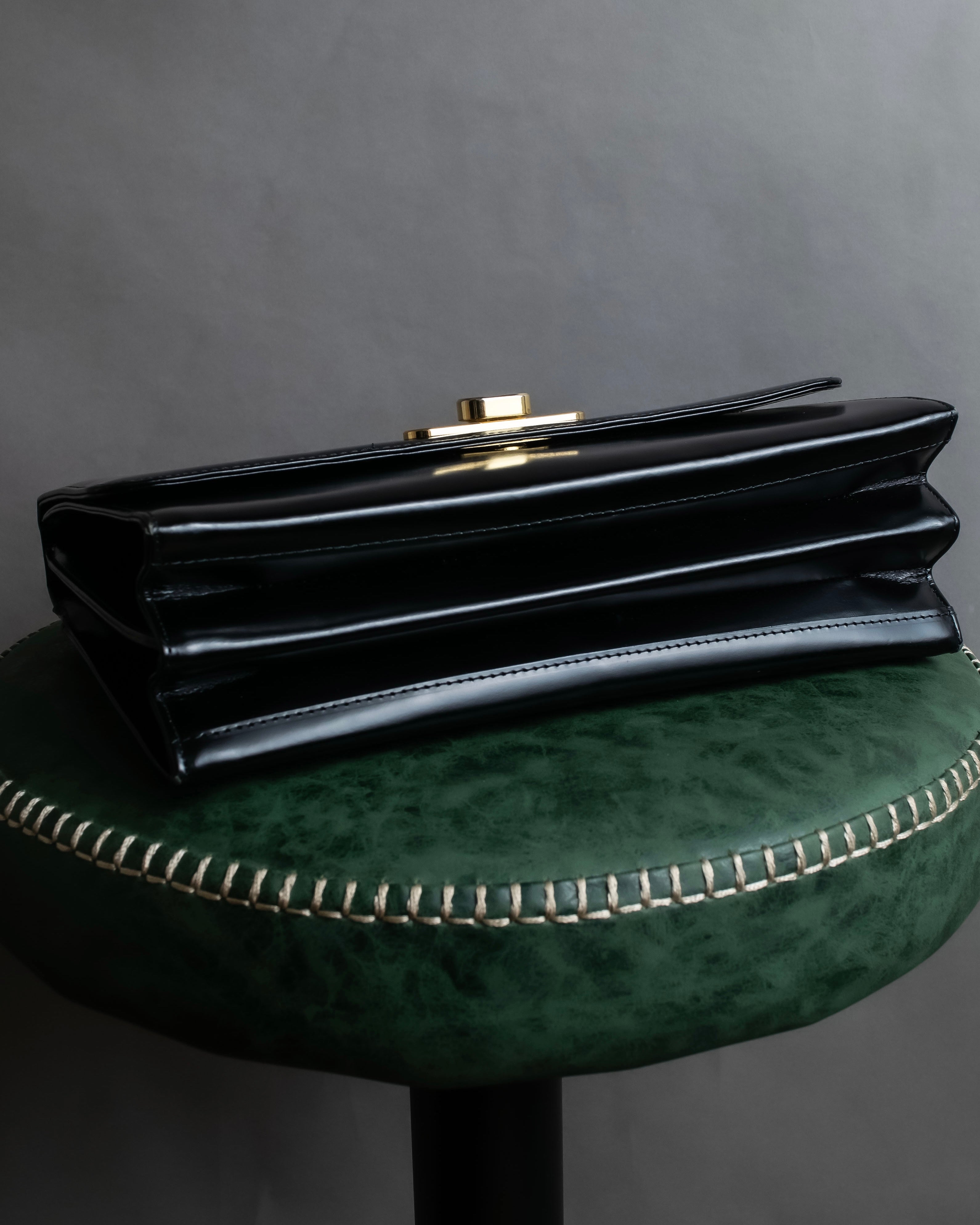 "Valentino Garavani" Logo turn lock parts design leather hand bag