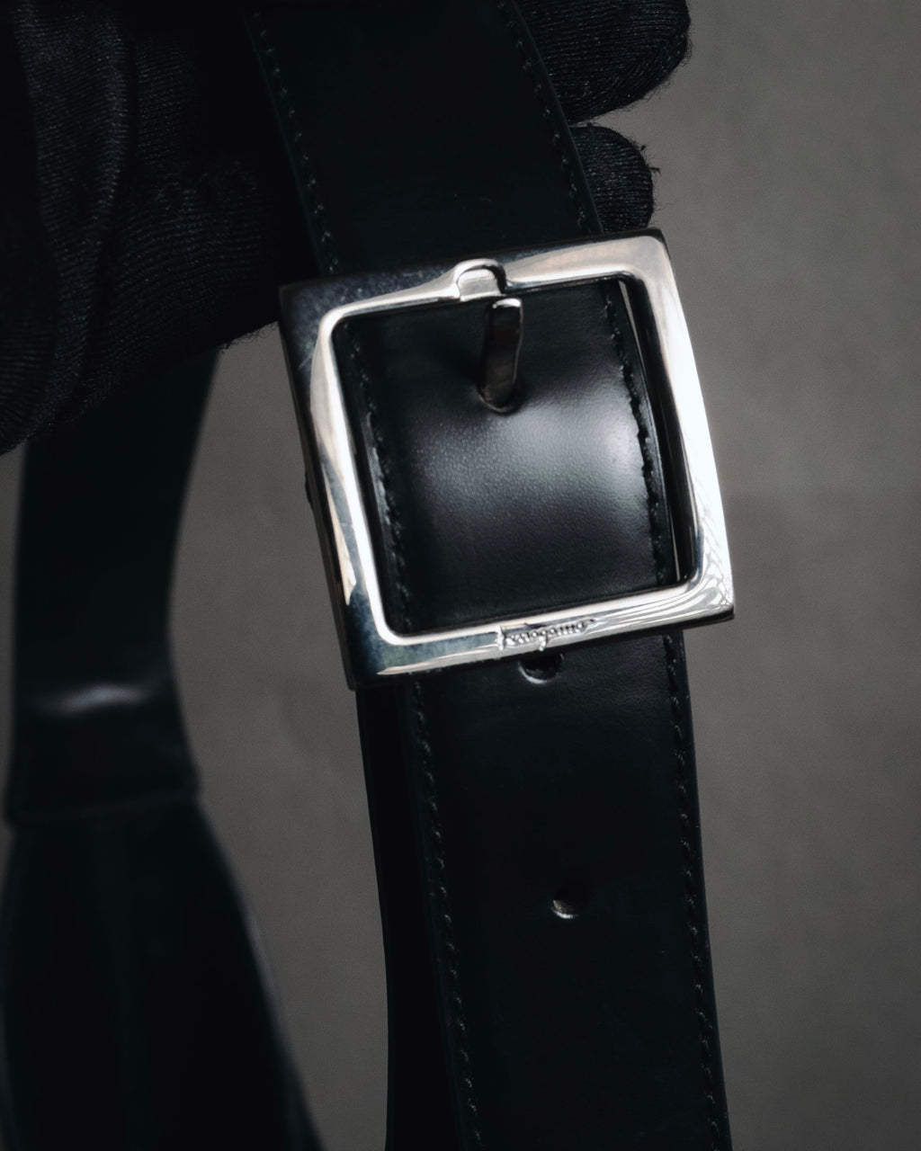 "Salvatore Ferragamo" 90’s-00’s minimalist gancini buckle hobo bag