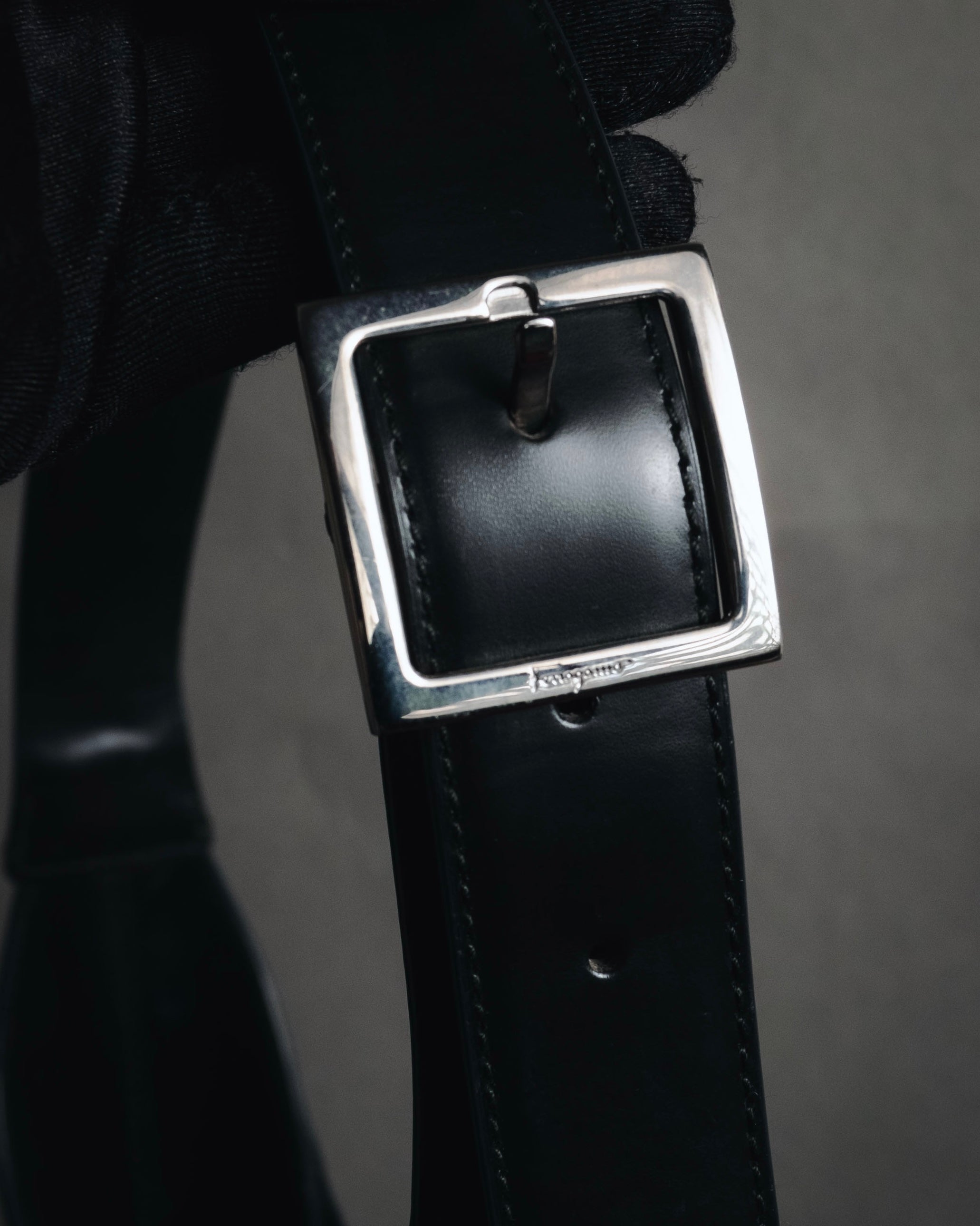 "Salvatore Ferragamo" 90’s-00’s minimalist gancini buckle hobo bag