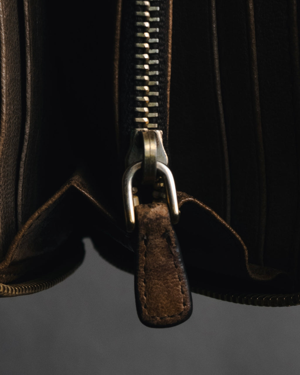 "MIU MIU" 10’s studded quilted vintage leather zip wallet