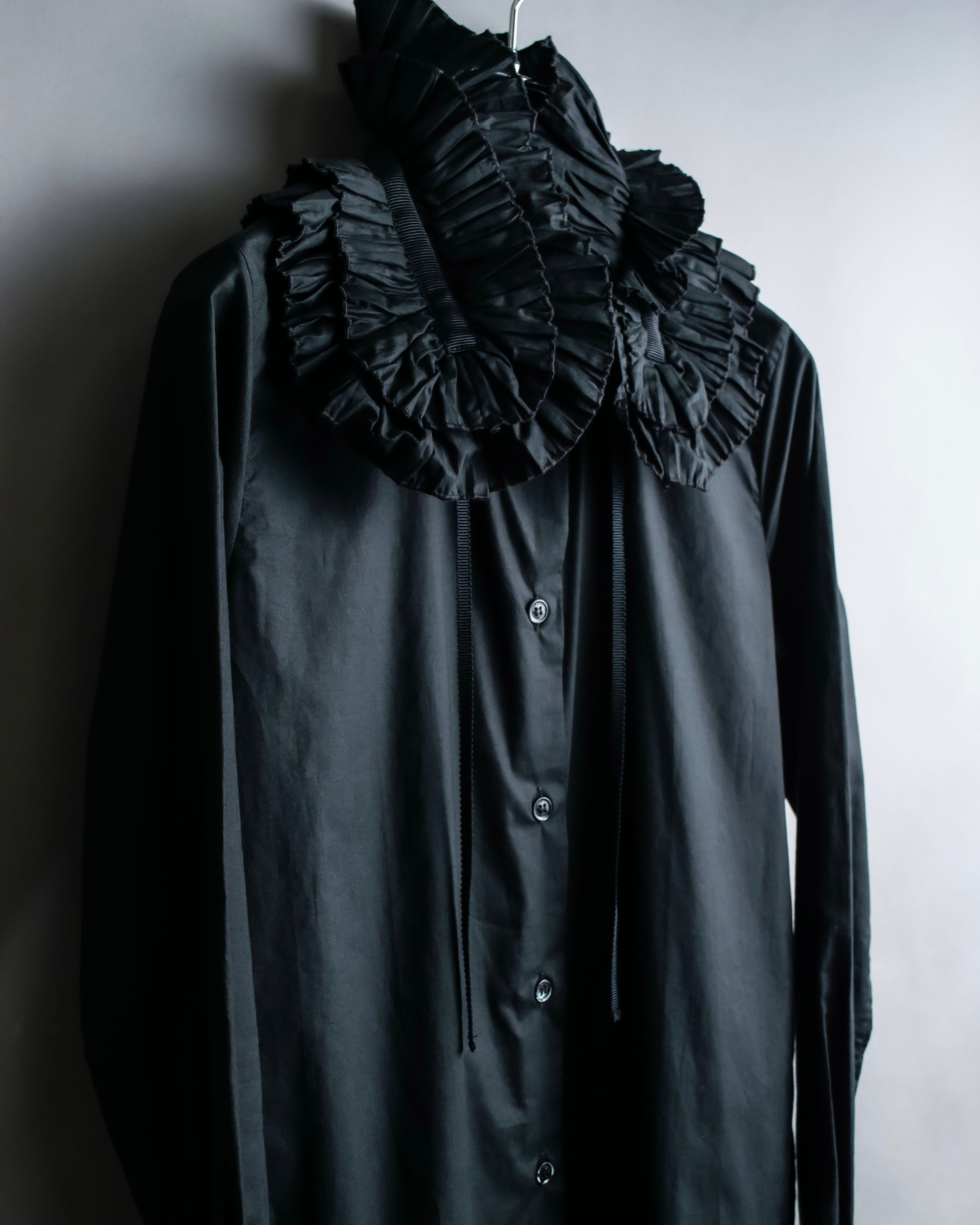 "VIKTOR&ROLF" Special oversized frill dress shirt