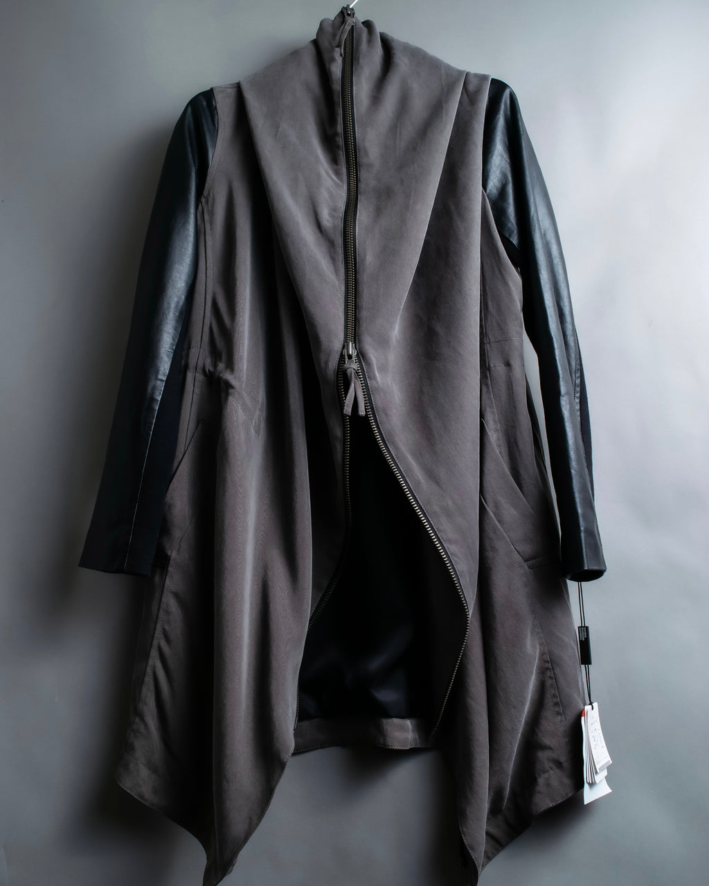 “DOUBLE STANDARD CLOTHING” Designed sleeve hooded middle coat