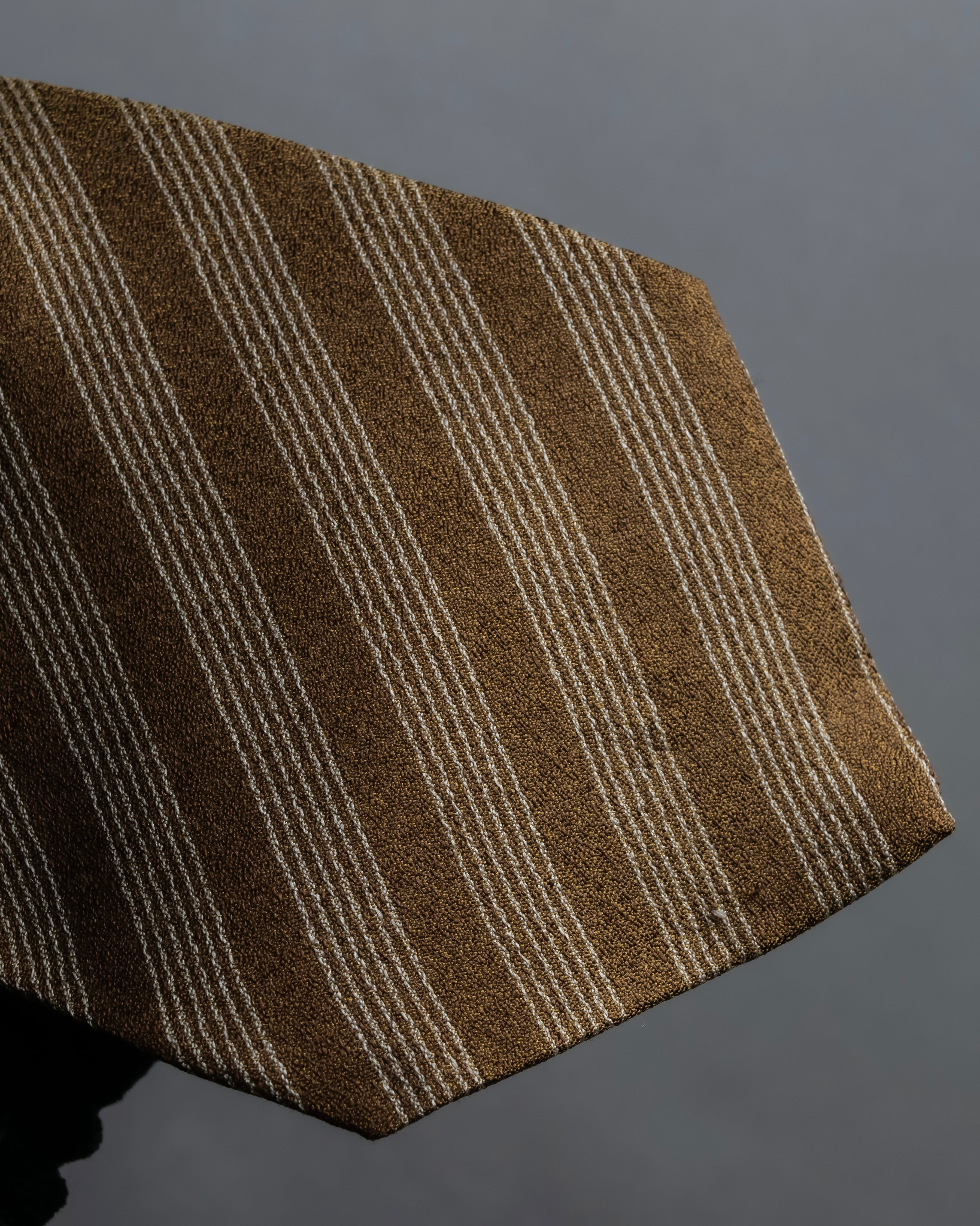 "GIORGIO ARMANI" Diagonal stripe woven silk necktie