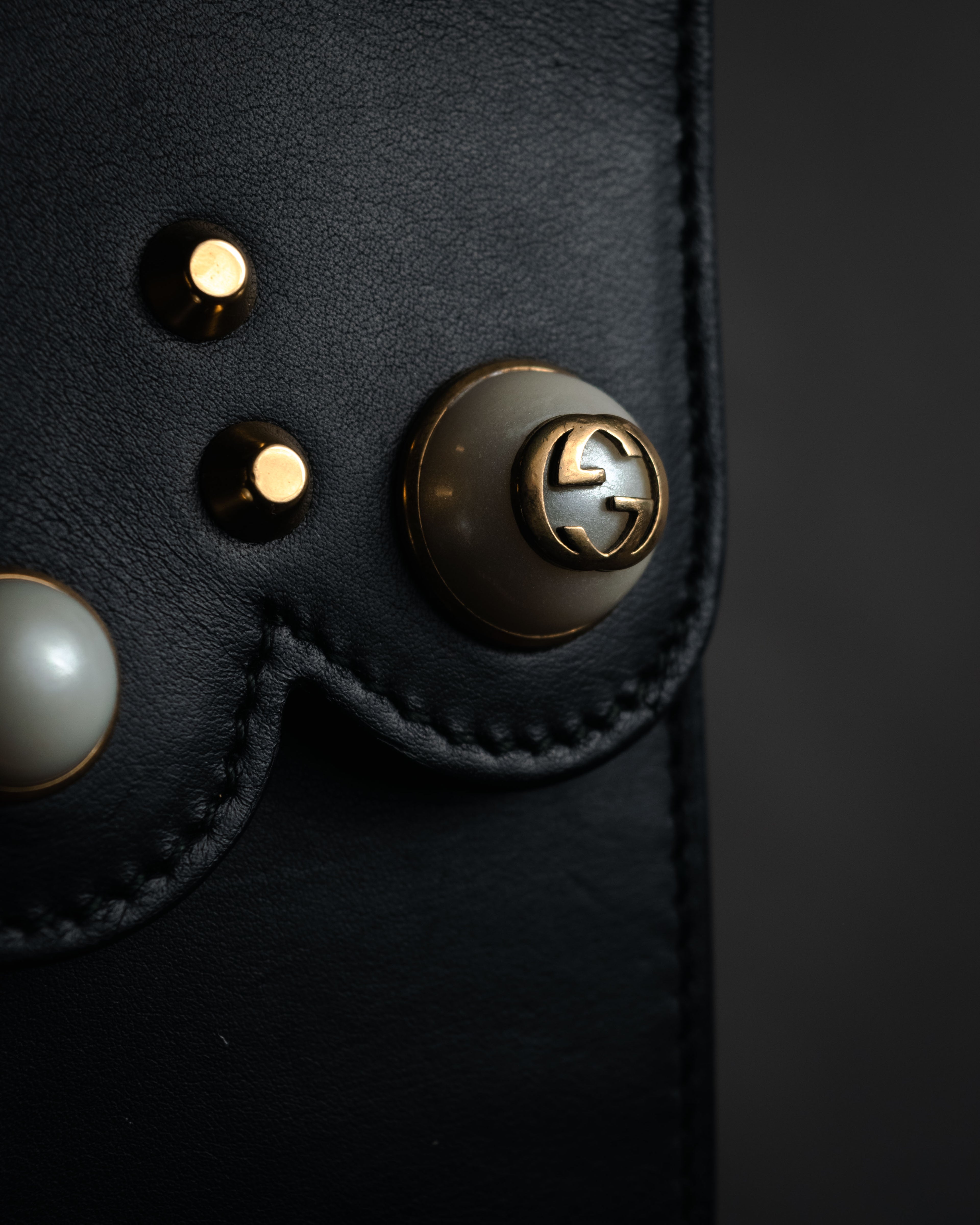 –SPECIAL– “GUCCI”
2016-2022 Bow embellished chain shoulder bag