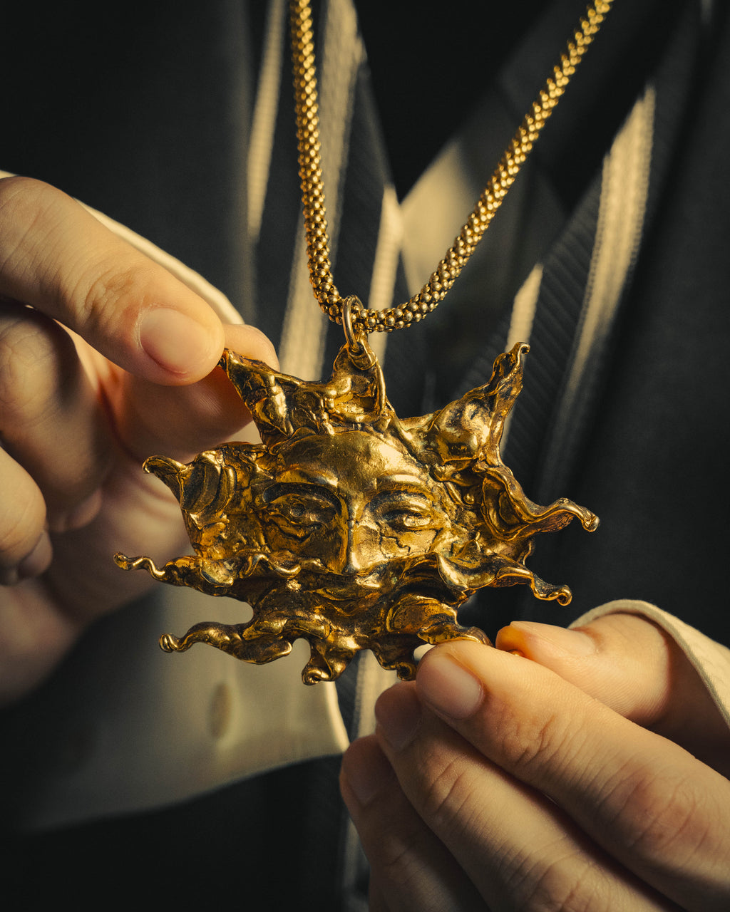 -SPECIAL- “HERMÈS” 90’s Sun face sculptural pendant necklace