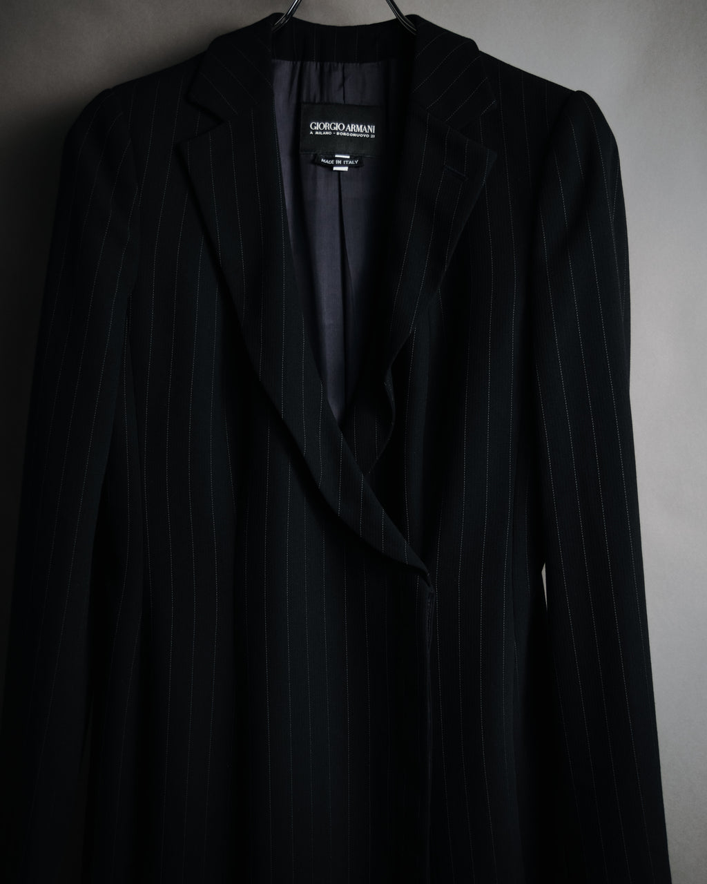 –SPECIAL– "GIORGIO ARMANI"
90’s Borgonuovo 21 pinstripe fly front long coat