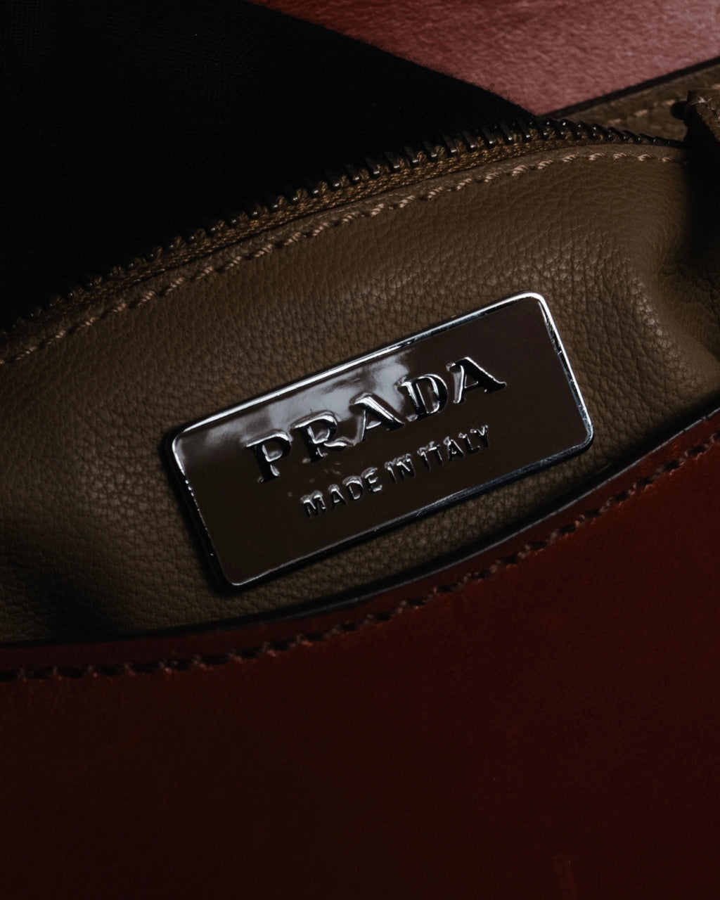 –SPECIAL– "PRADA" 90’s-00’s Minimal strap flap shoulder bag