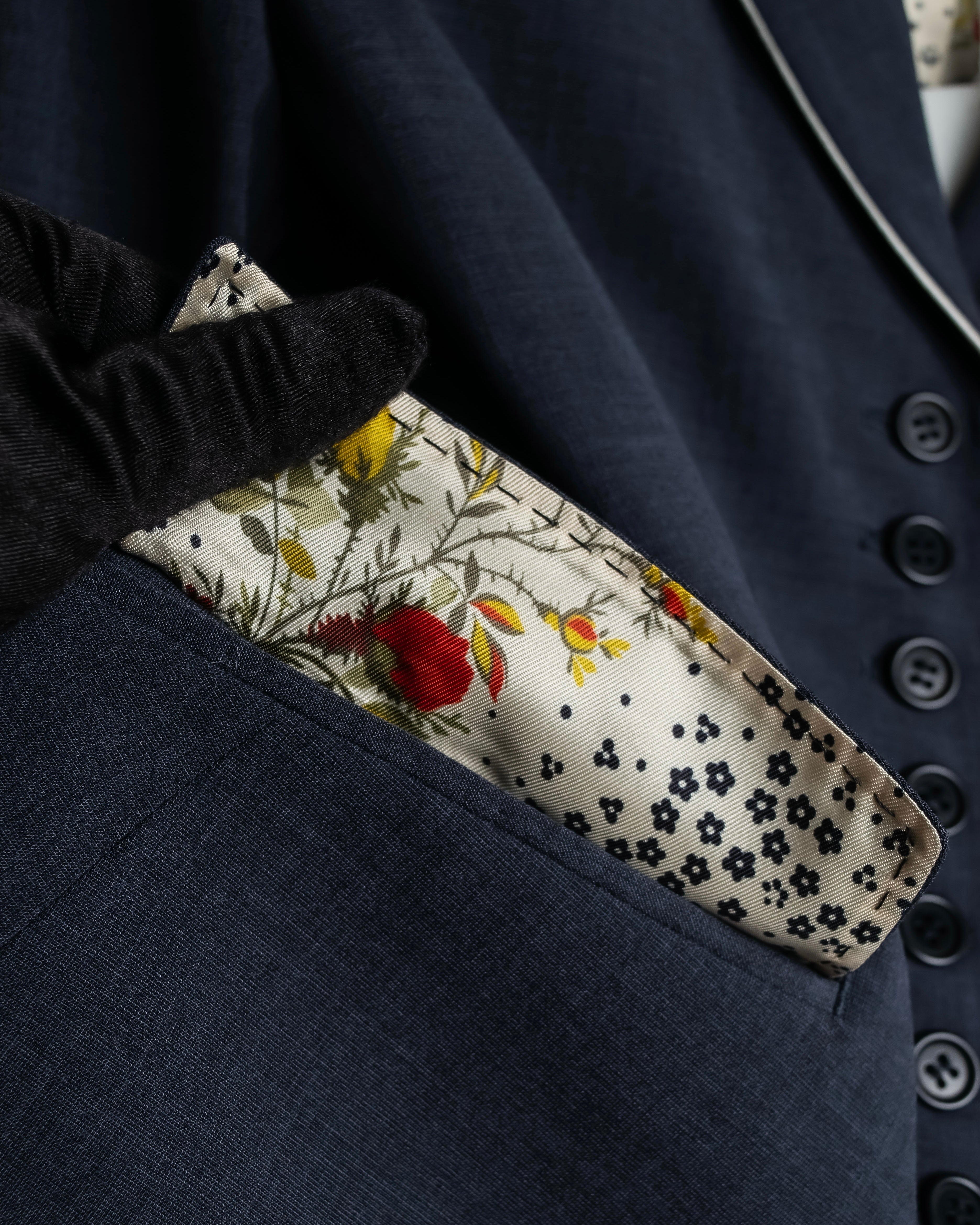 "PAUL SMITH" Consecutive button design compact jacket