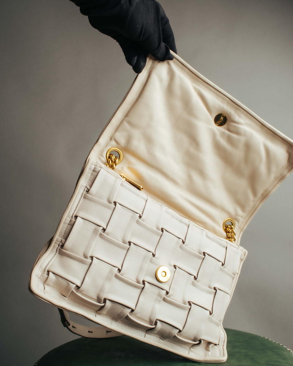 -SPECIAL- “Salvatore Ferragamo” 2020-2022 Woven vara chain shoulder bag