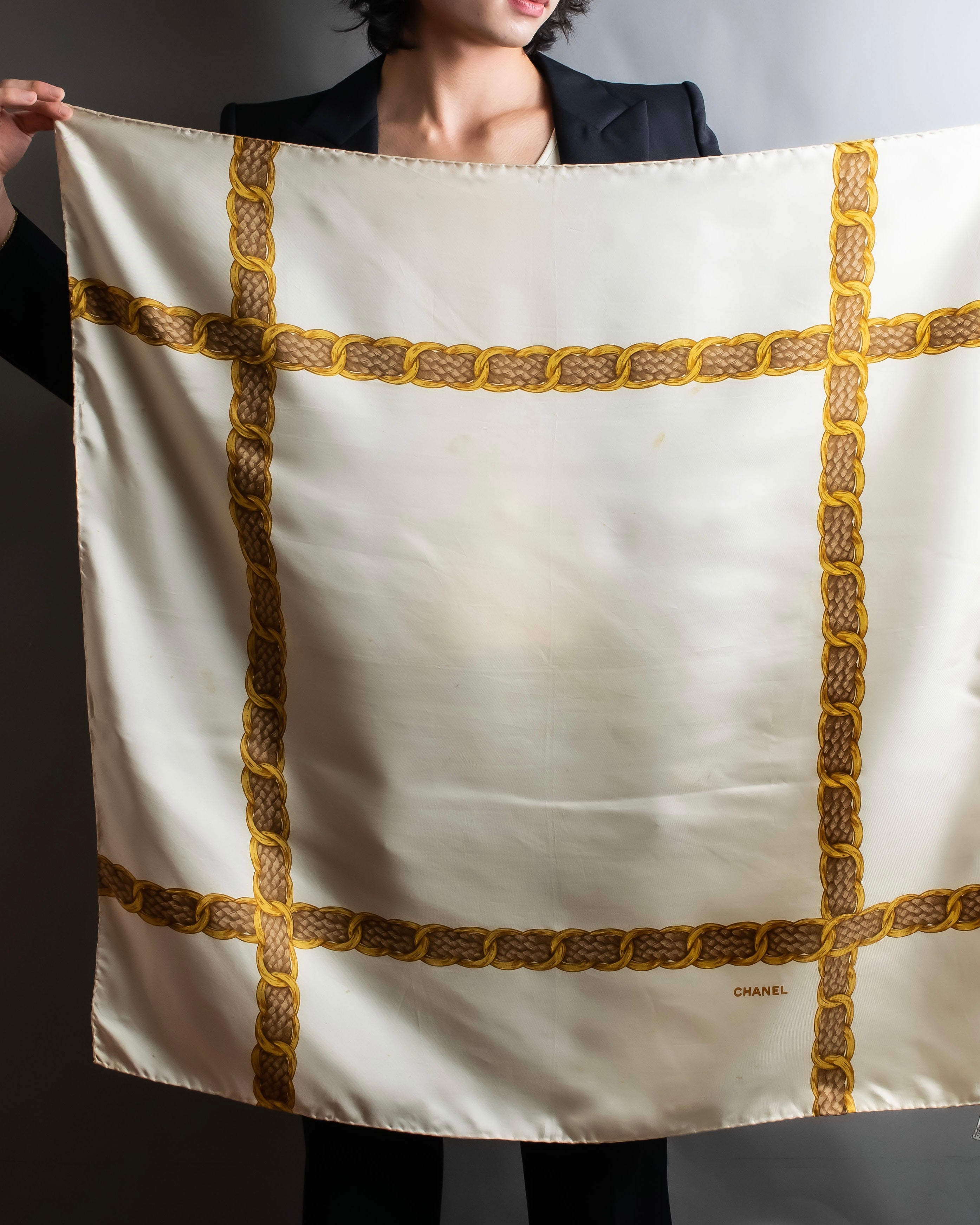 "CHANEL" 100% silk chain pattern large scarf