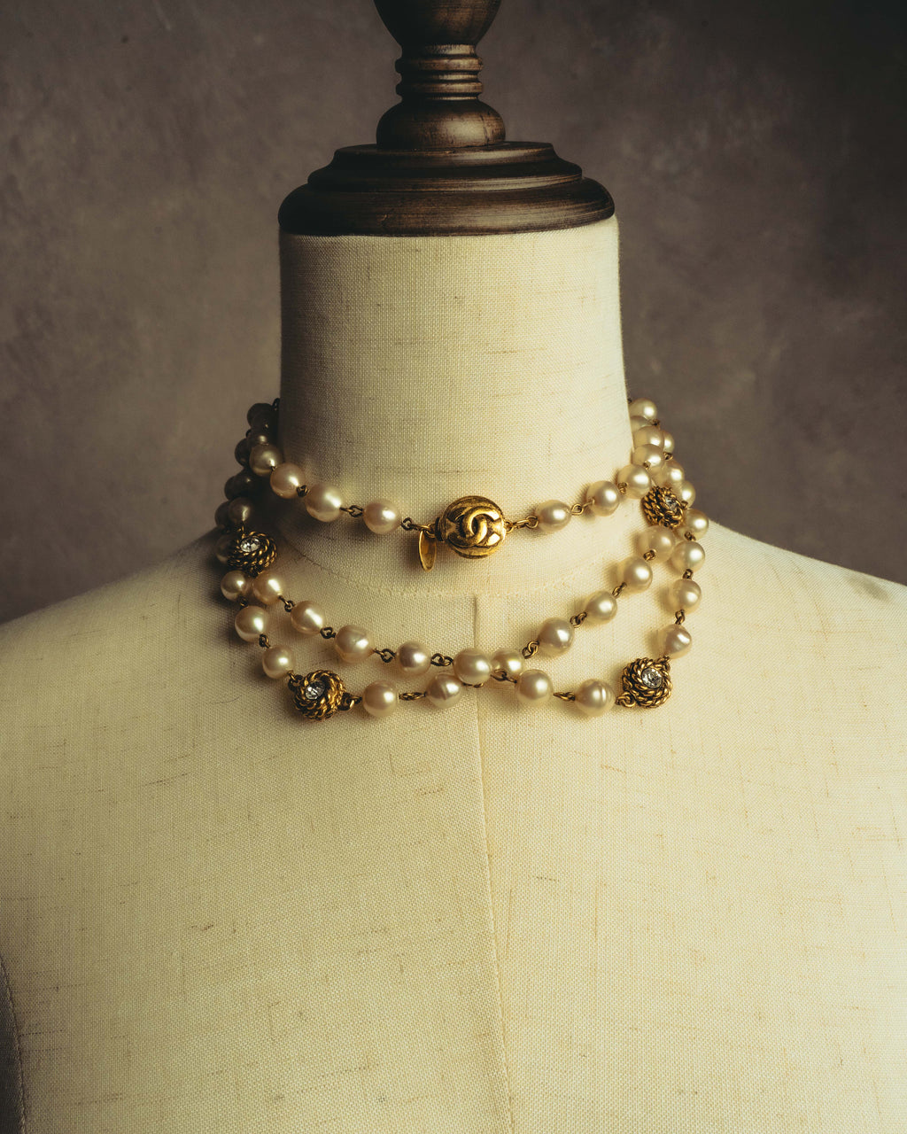 -SPECIAL- "CHANEL" 90's Pearl and crystal embellished long necklace