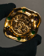 -SPECIAL- “CHANEL” 80’s-90’s Gripoix style cabochon logo brooch