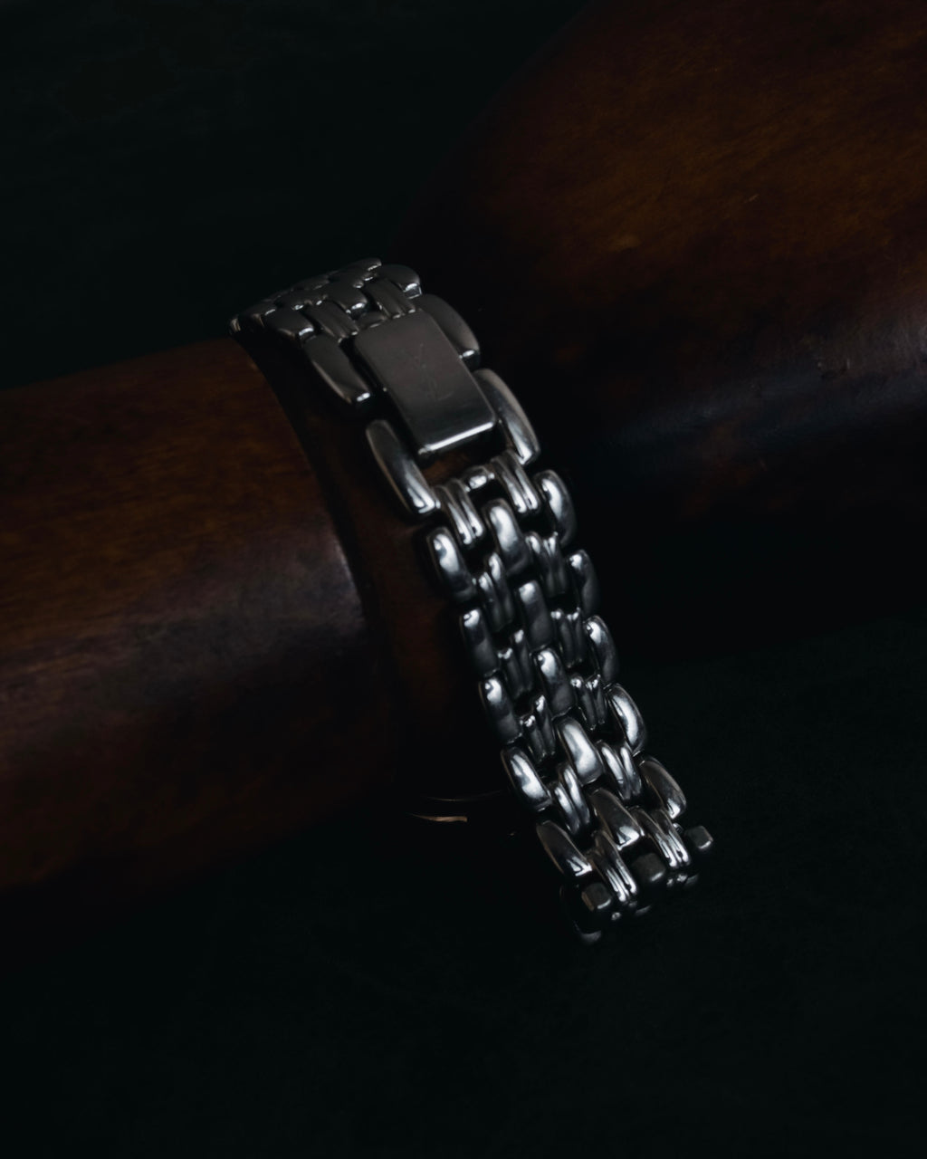 "Yves Saint Laurent" 90’s classically proportioned bracelet dress watch