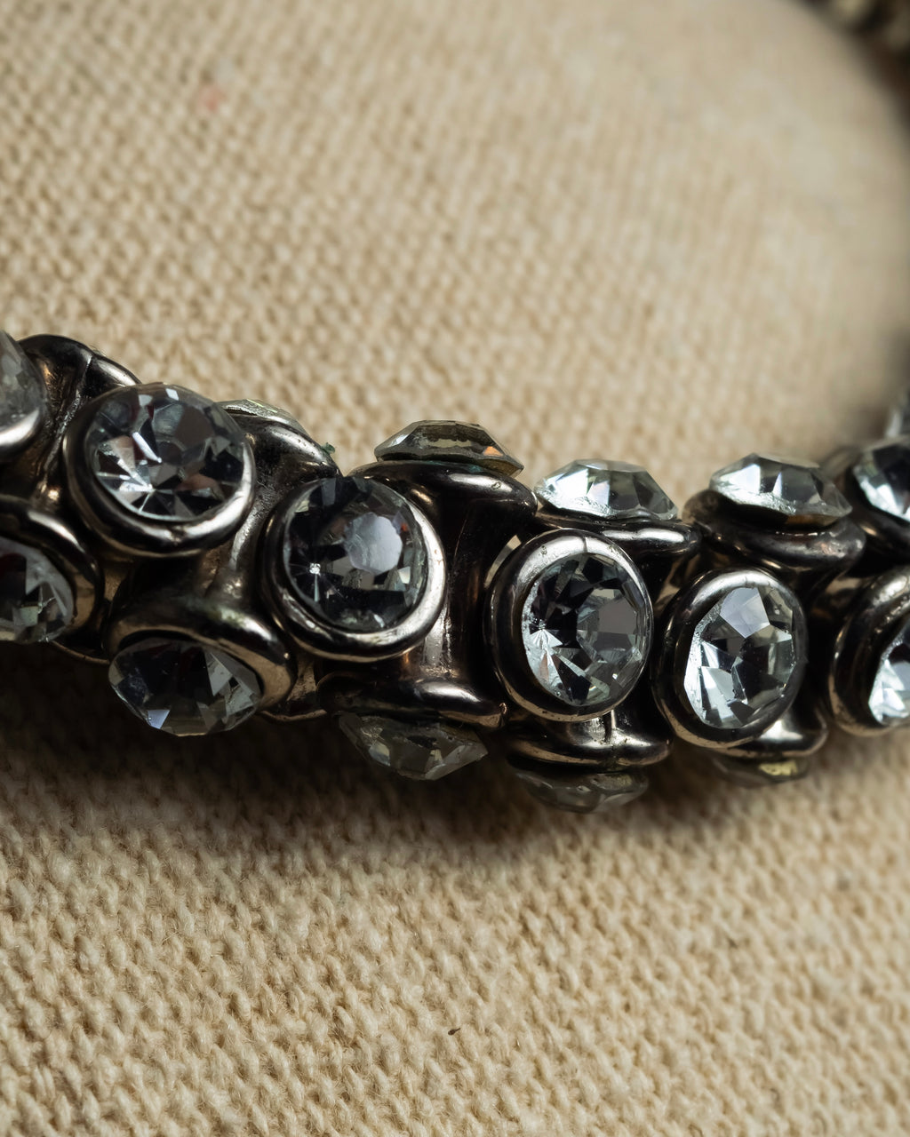 "DRIES VAN NOTTEN" 2022's Double crystal detail magnetic choker