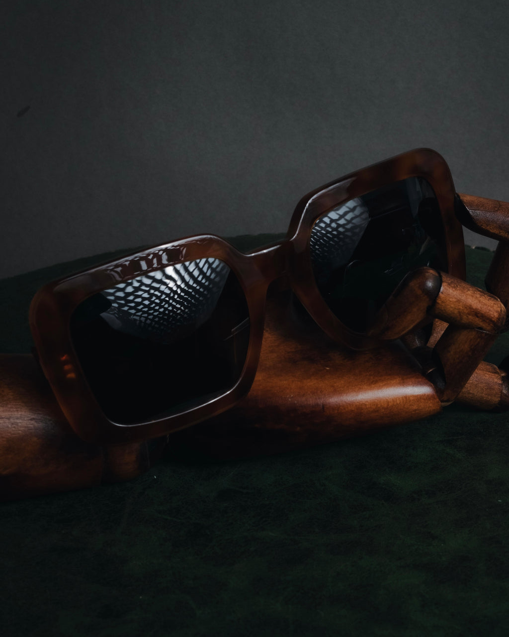 "CELINE" 2021-2024 triomphe metal temple acetate sunglasses