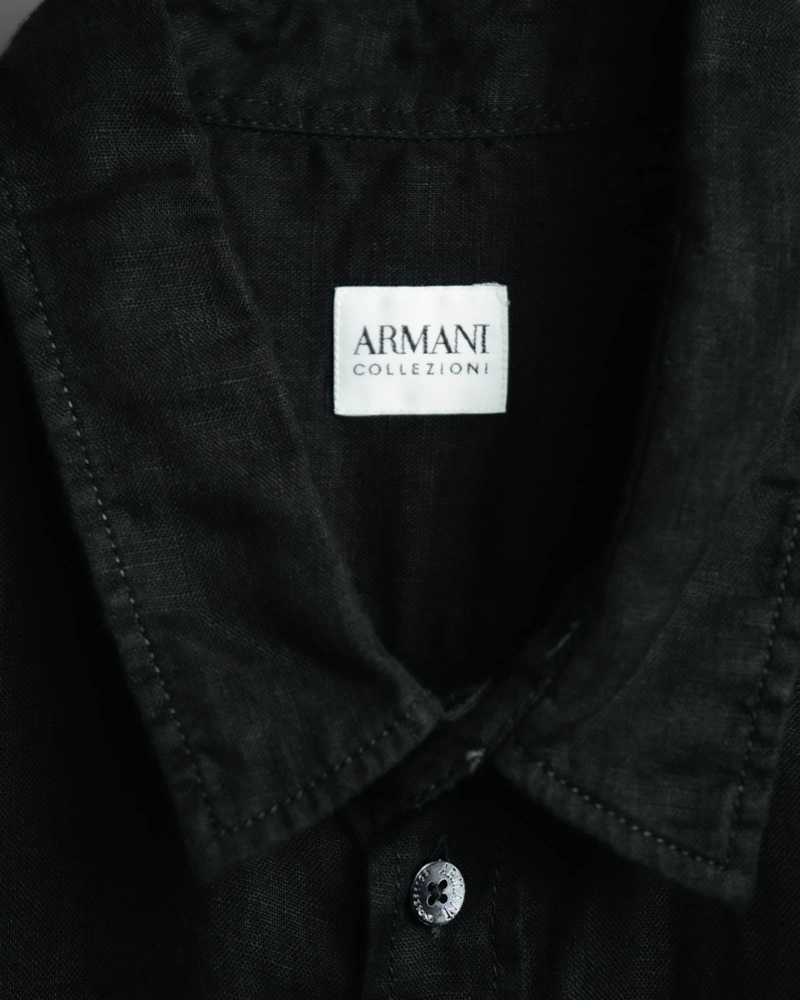 -MOOD MILLÉSIMES- 00’s black linen epaulet half-sleeve shirt by “ARMANI COLLEZIONI”