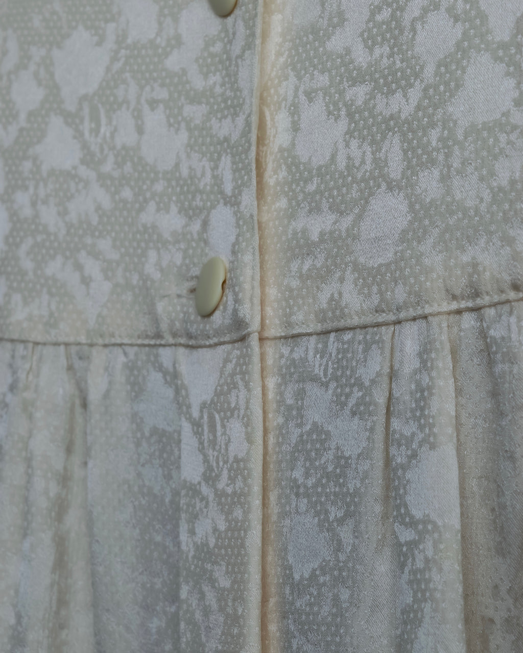 "Christian Dior" Shiny off-white shirt