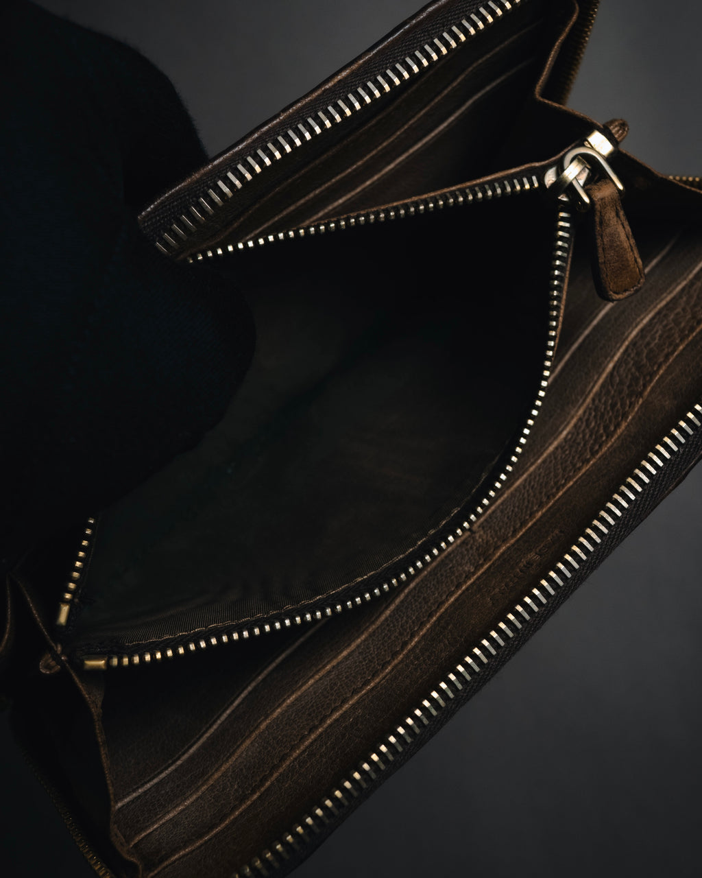 "MIU MIU" 10’s studded quilted vintage leather zip wallet