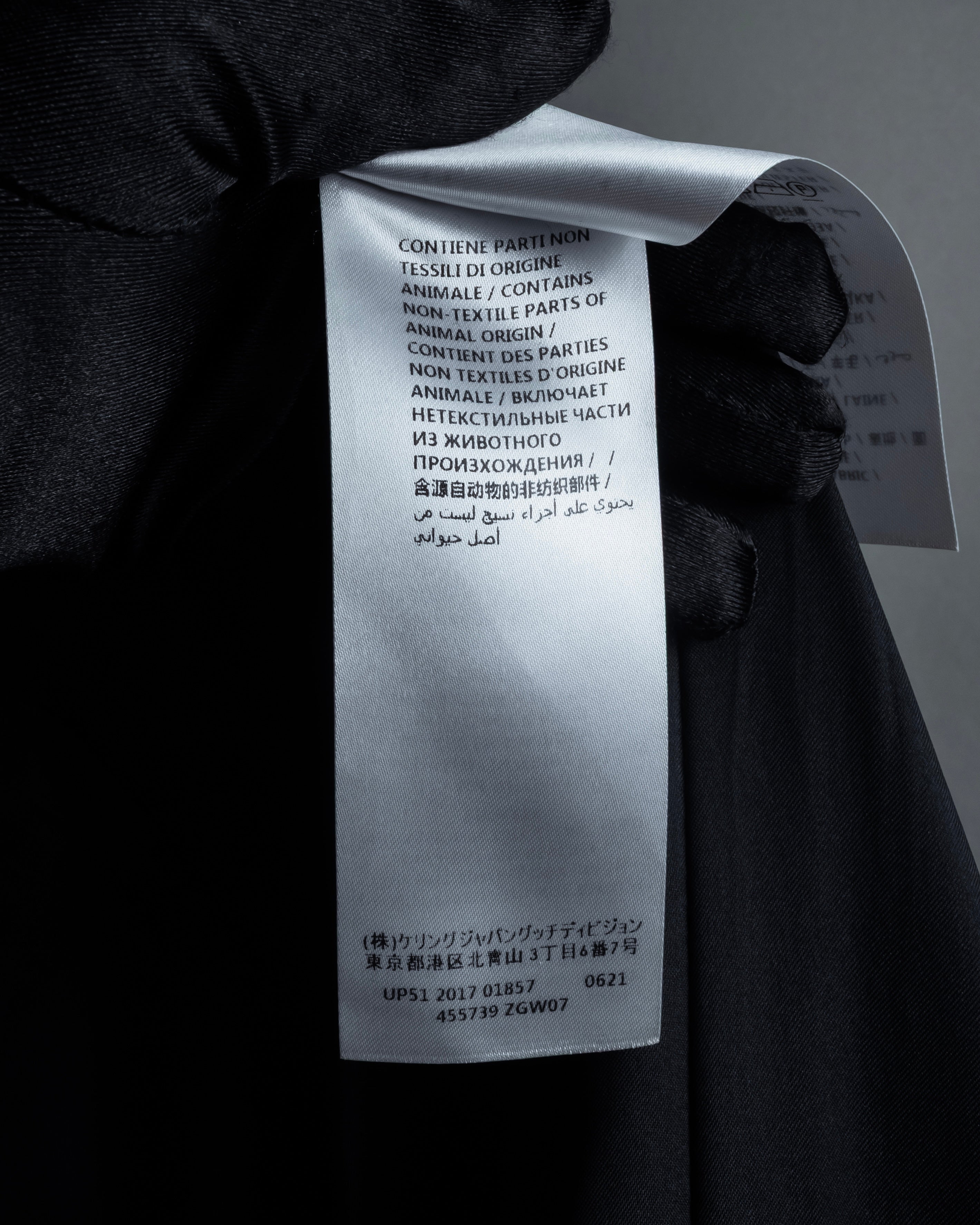 "GUCCI" Michele period linear silhouette wool chester coat