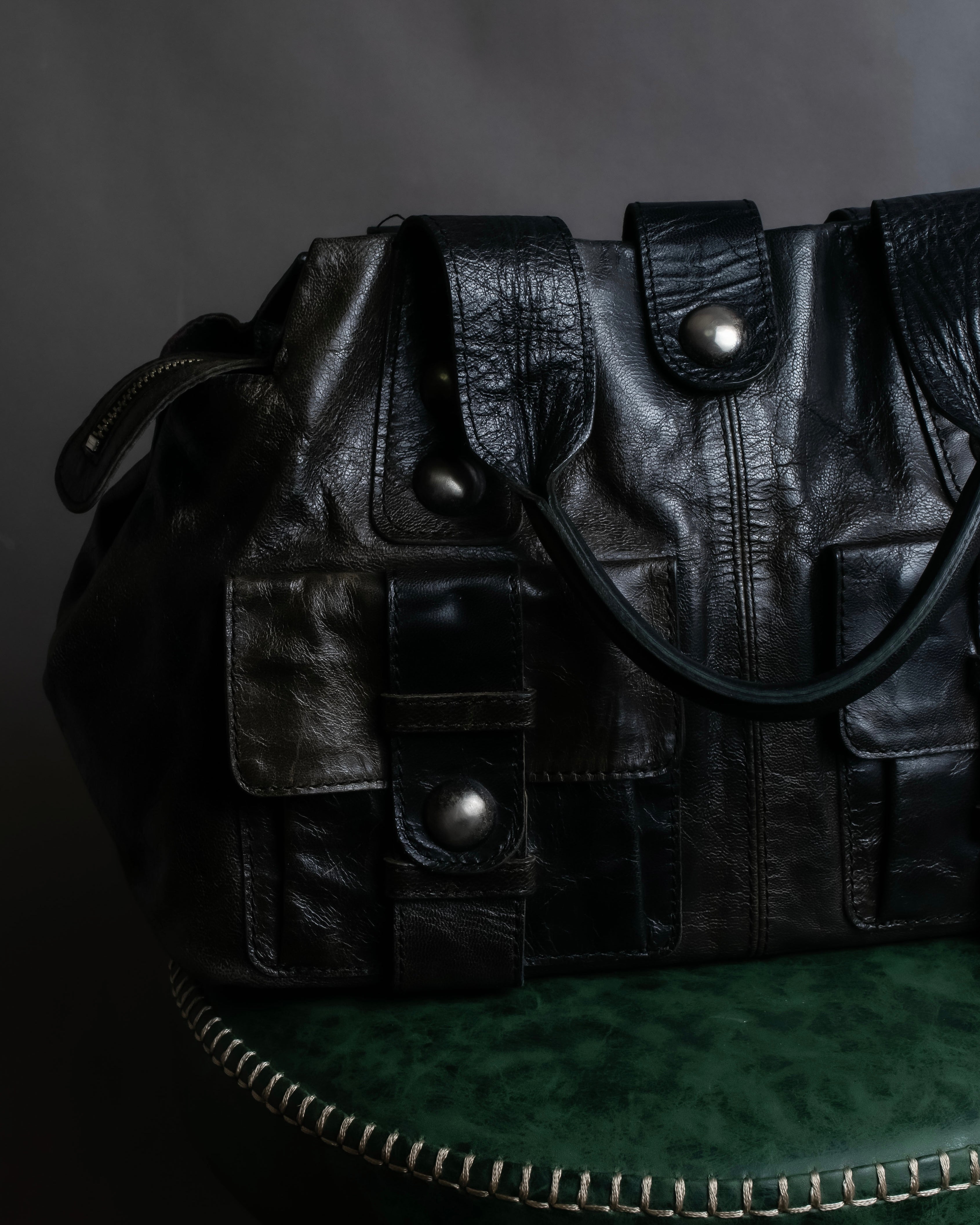 "tricot COMME des GARCONS" 
Flap pocket metal parts design leather hand bag