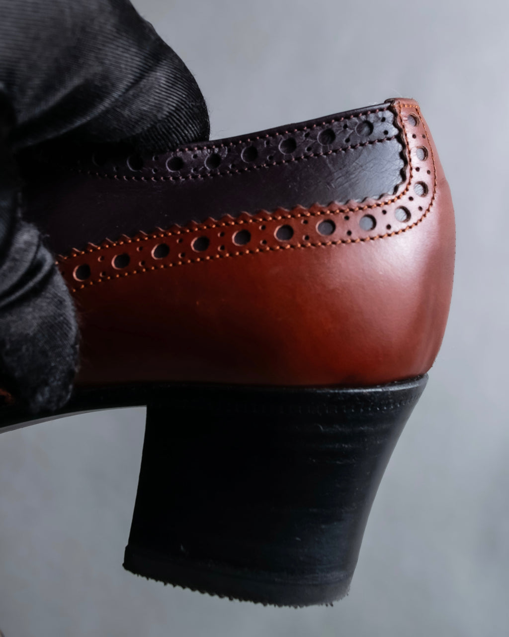 "HERMES" Medallion design combination leather heel shoes