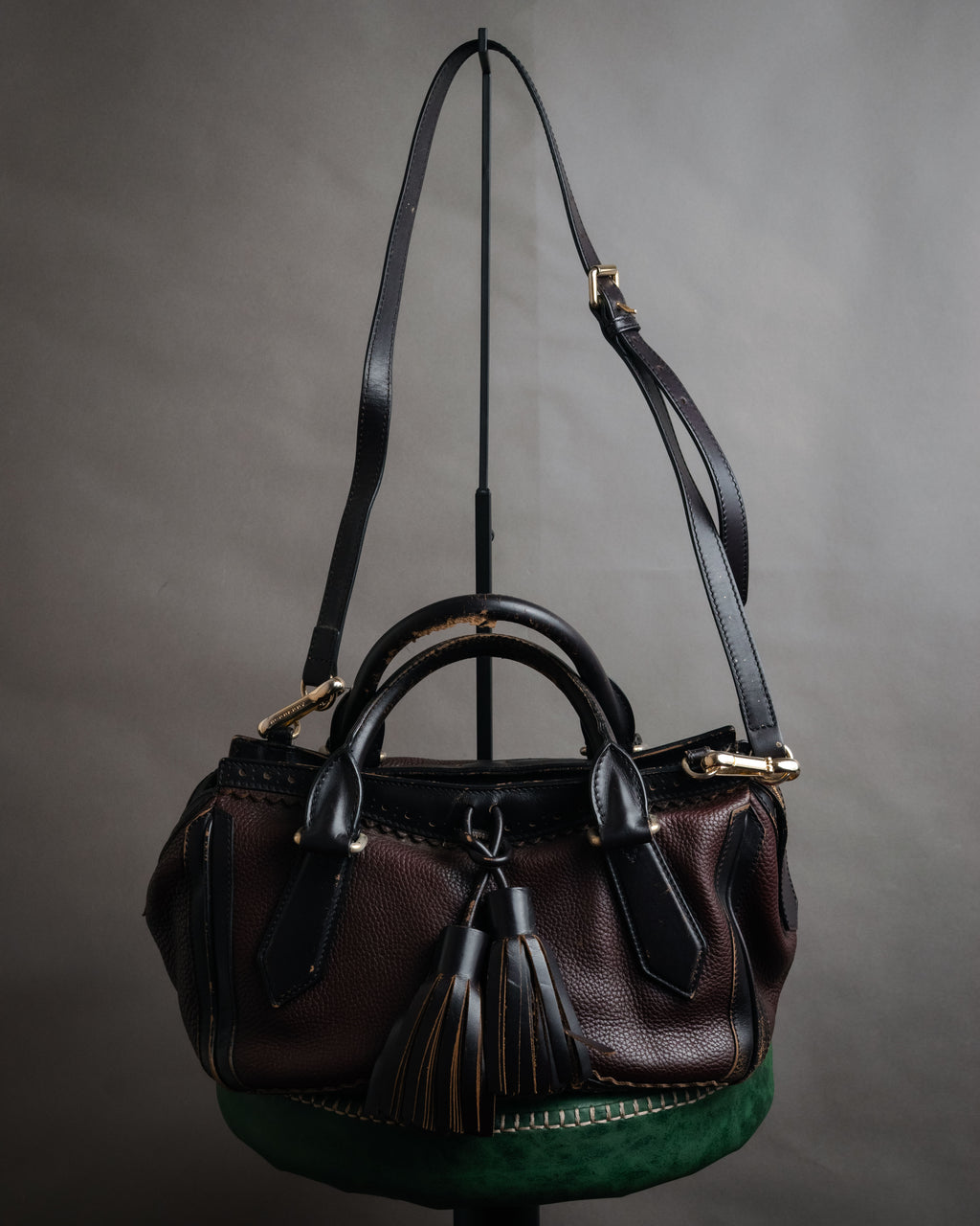 “BURBERRY” 2010’s Brogue tassel leather bag