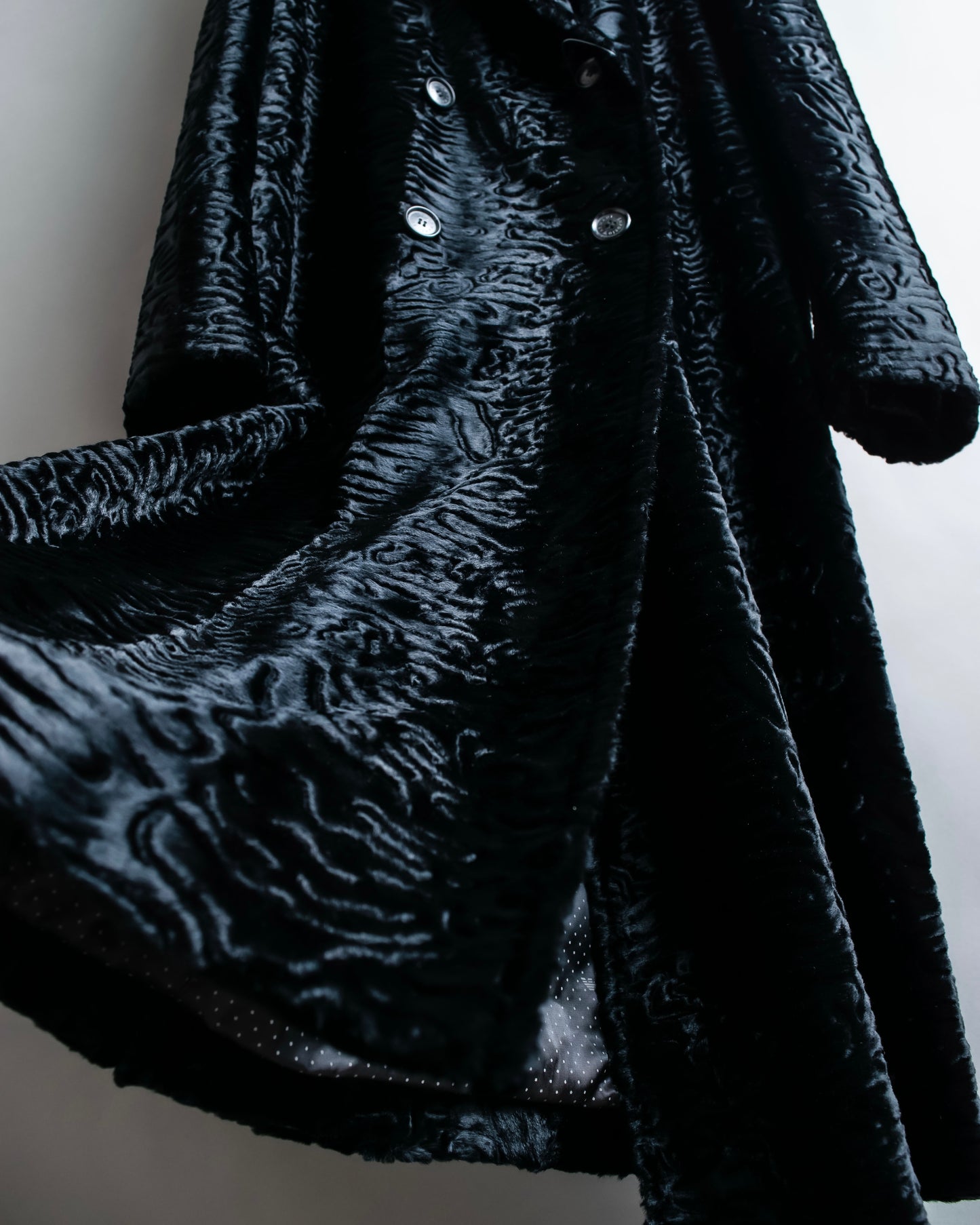 "EMPORIO ARMANI"  Dimensional wave pattern velour like chester coat