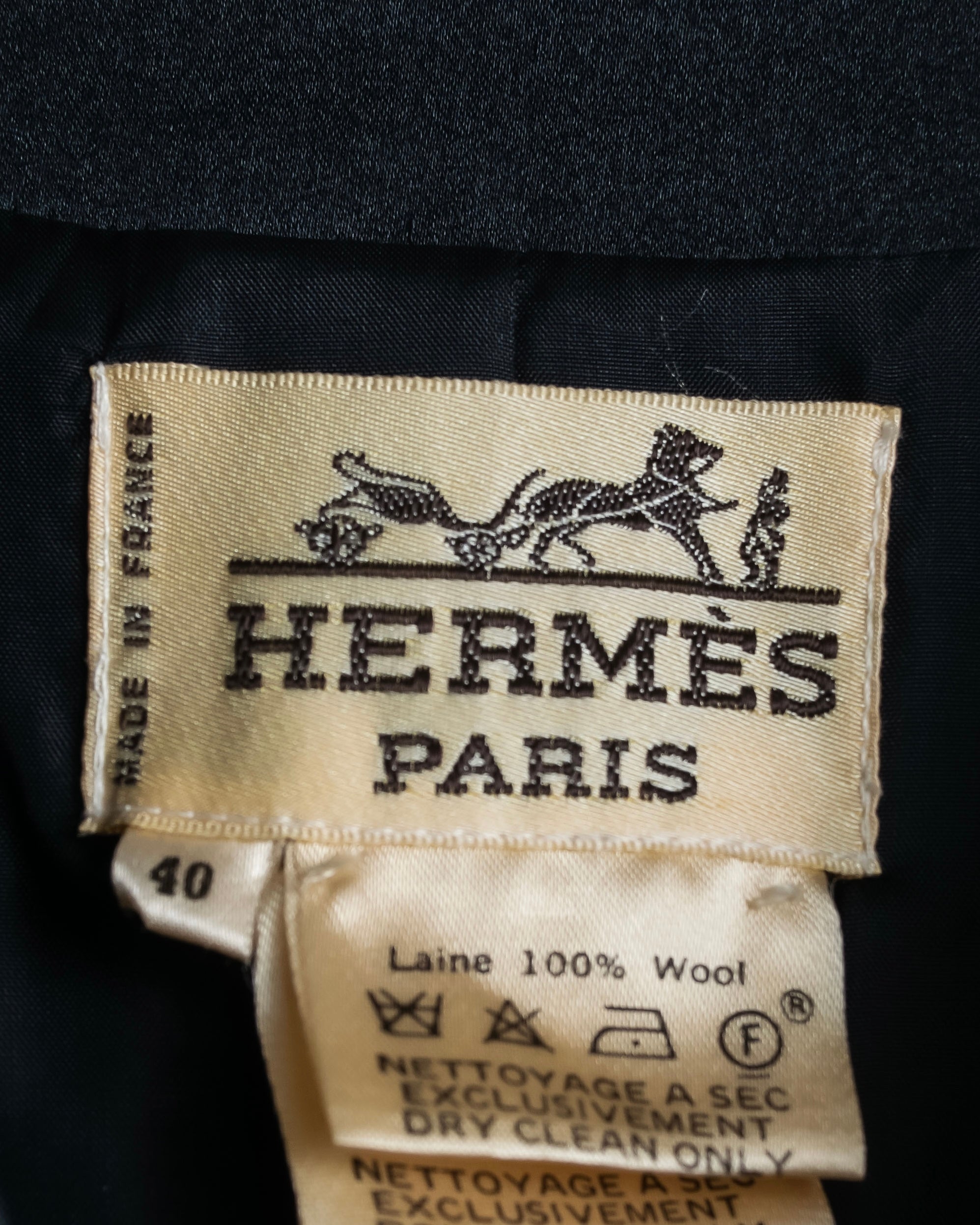 "HERMES" Ribbon scarf detail shaped coat