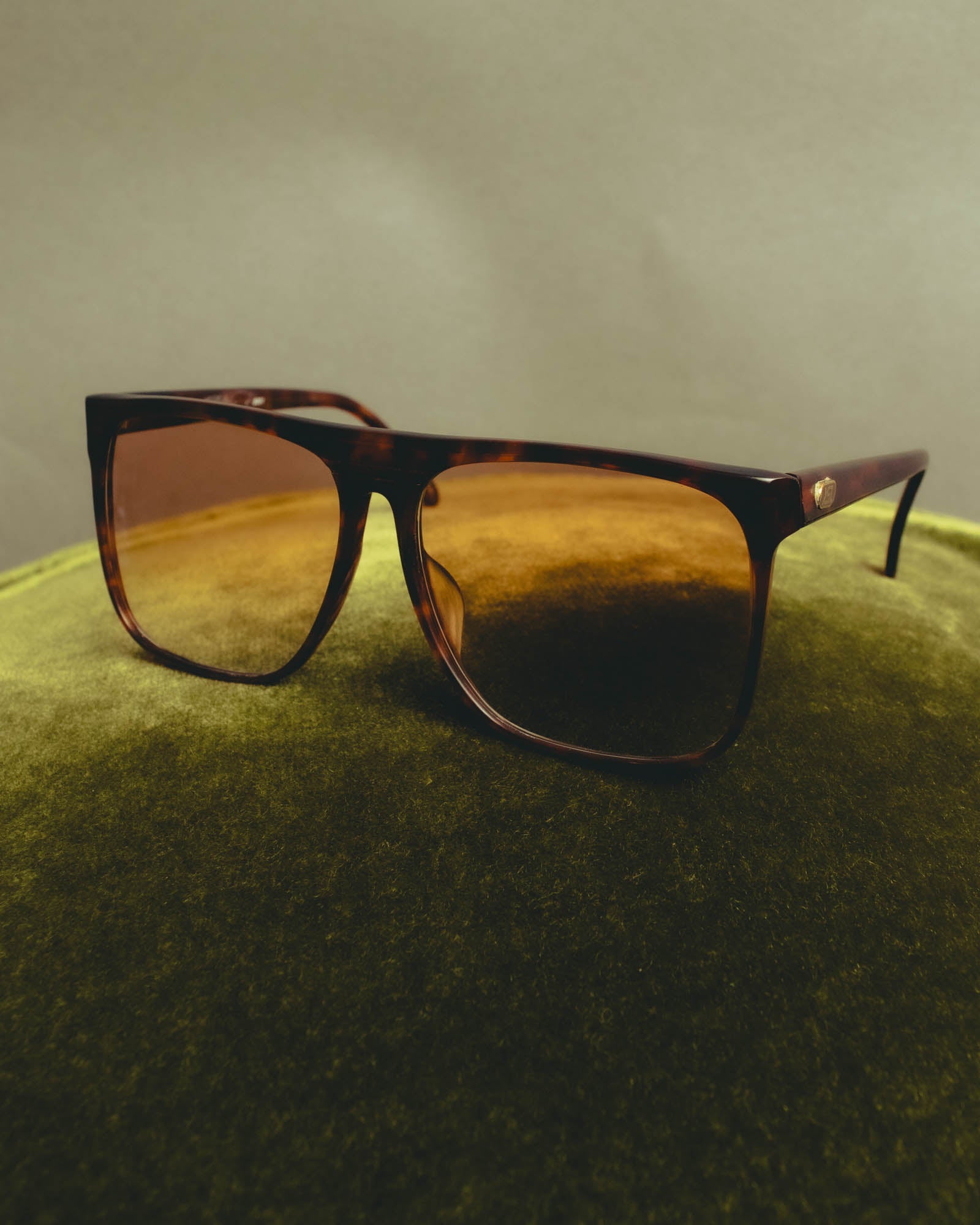 "Yves Saint Laurent" 80's Oversized tortoiseshell square sunglasses
