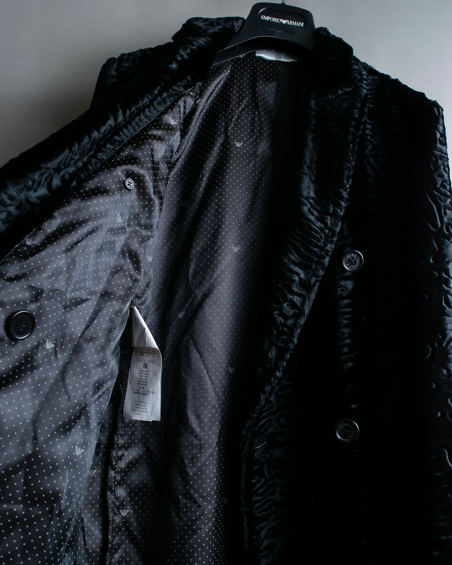 "EMPORIO ARMANI"  Dimensional wave pattern velour like chester coat