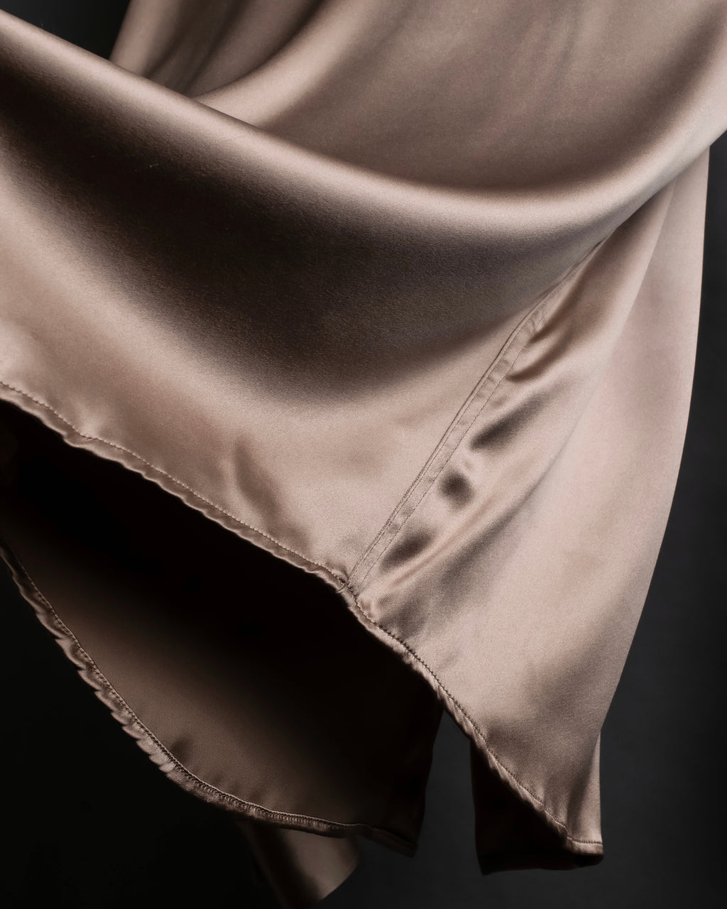 "GUCCI" Ecru beige glossy wide collar shirt