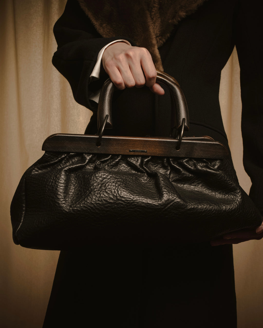 -SPECIAL- "GUCCI"
90’s-00’s Wood handle frame bag