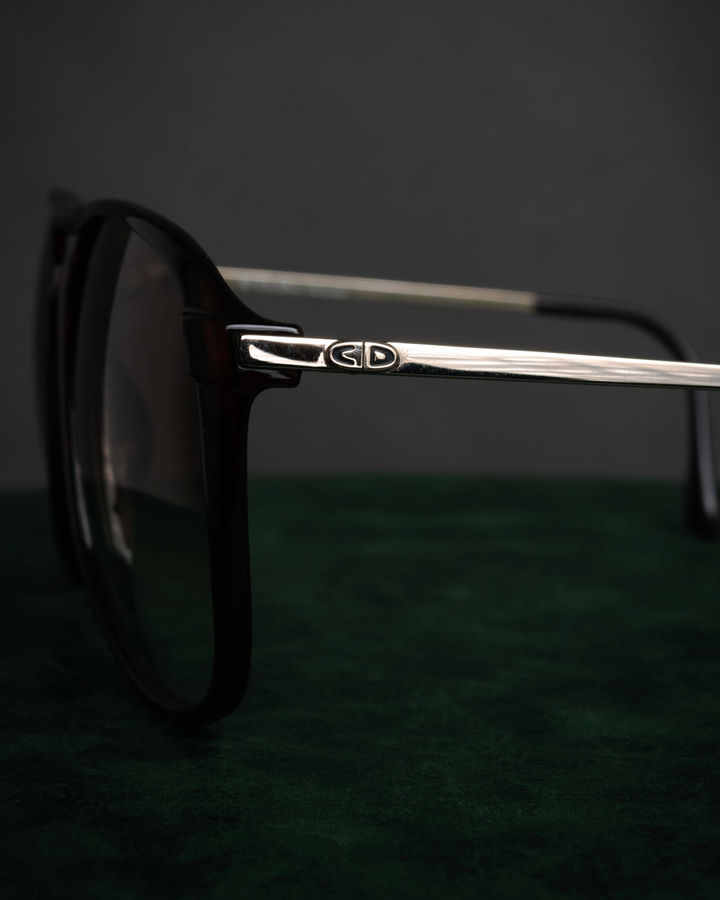 “Christian Dior MONSIEUR”
80’s Oversized aviator sunglasses